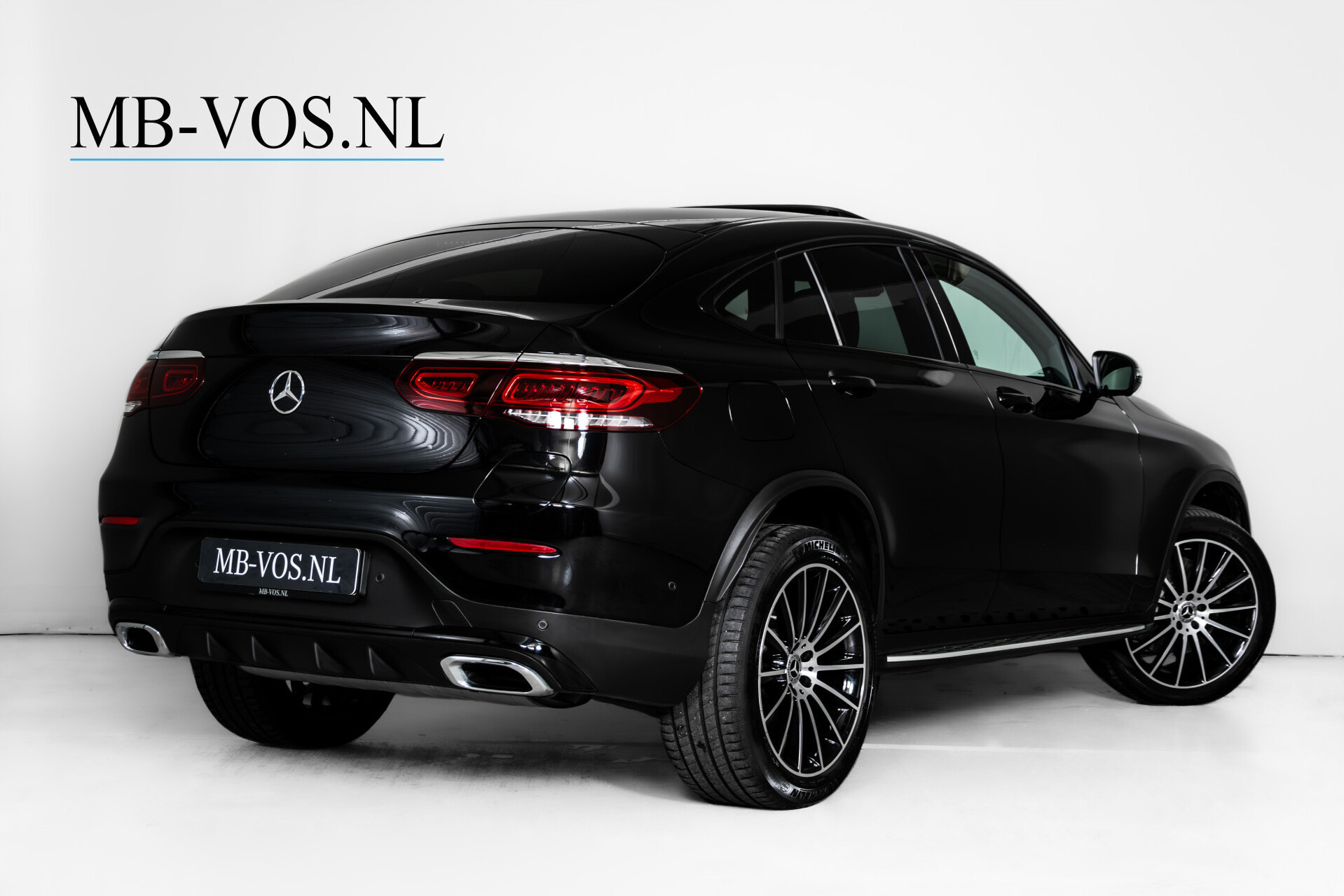 Mercedes-Benz GLC Coupé 300e 4-M AMG | Night | Schuifdak | Memory | 360 camera | SoundSysteem | 20" | Treeplanken Foto 2
