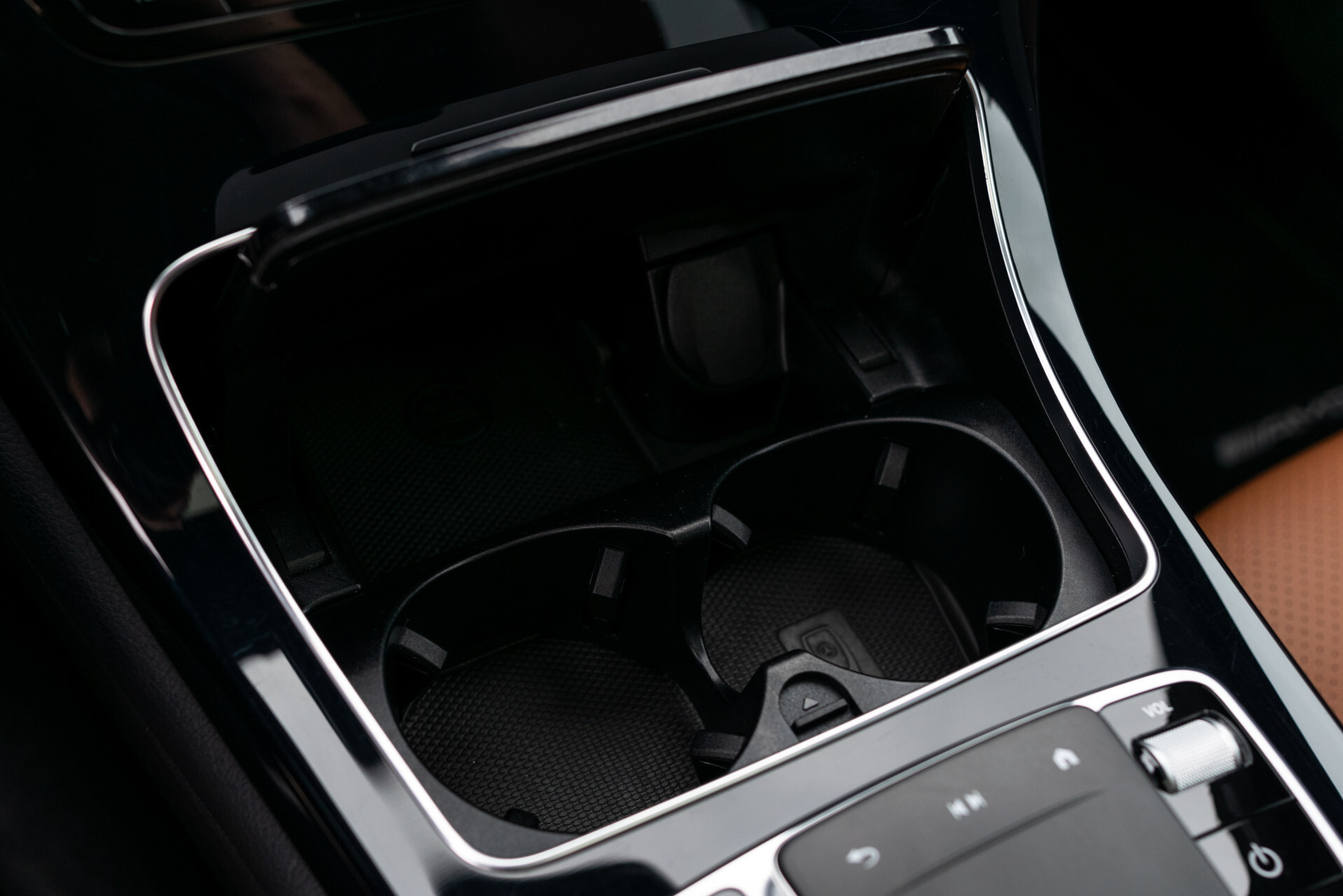 Mercedes-Benz GLC Coupé 300e 4-M AMG | Night | Schuifdak | Memory | 360 camera | SoundSysteem | 20" | Treeplanken Foto 29