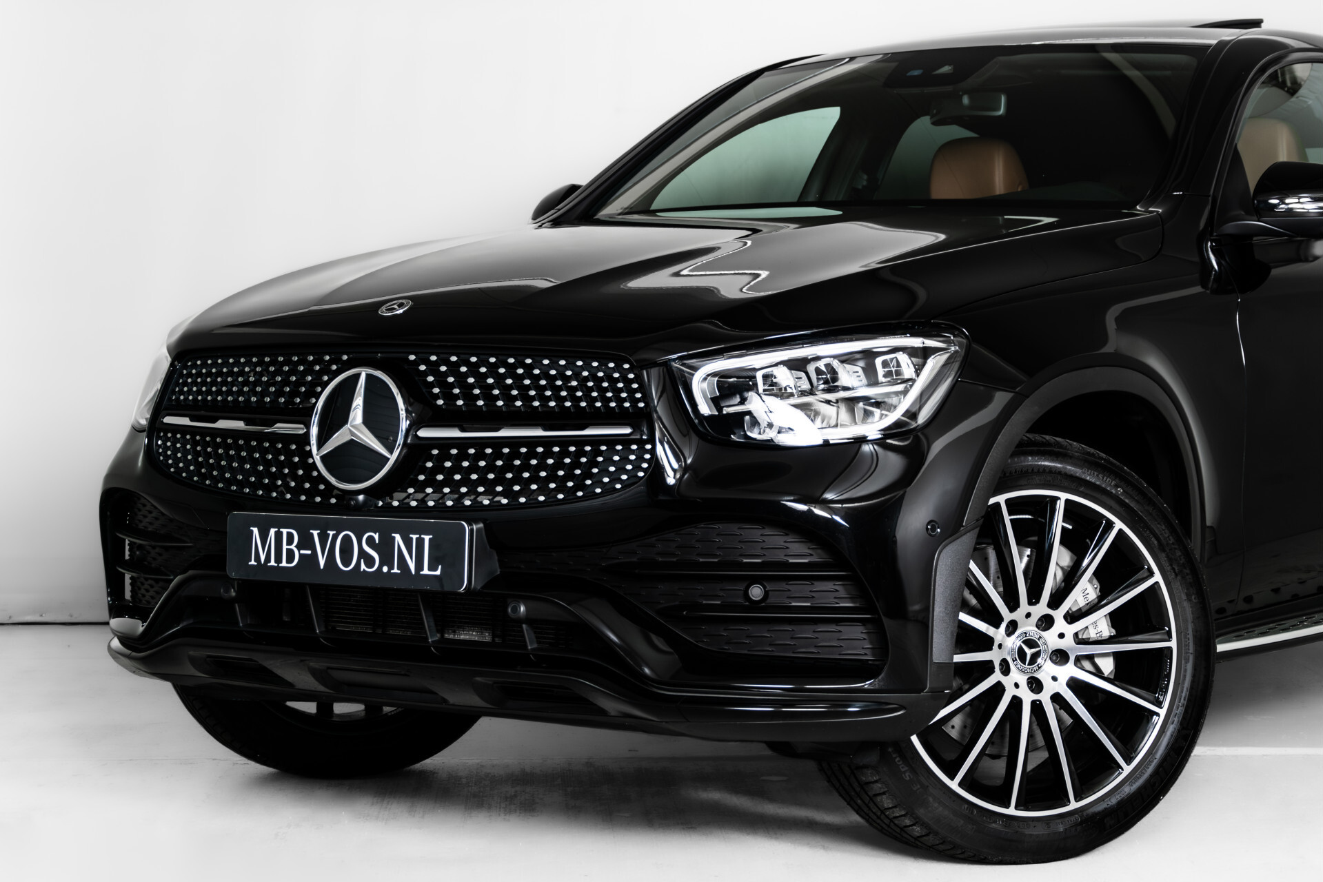 Mercedes-Benz GLC Coupé 300e 4-M AMG | Night | Schuifdak | Memory | 360 camera | SoundSysteem | 20" | Treeplanken Foto 34