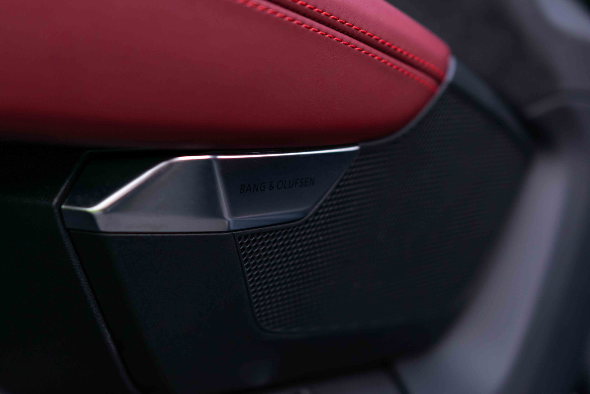 Audi e-tron GT RS 93 kWh 600 pk B&O | 21" | Carbid Brakes | Laser | HUD | Alcantara | Assistentie Plus | Standkachel/koeling Foto 14