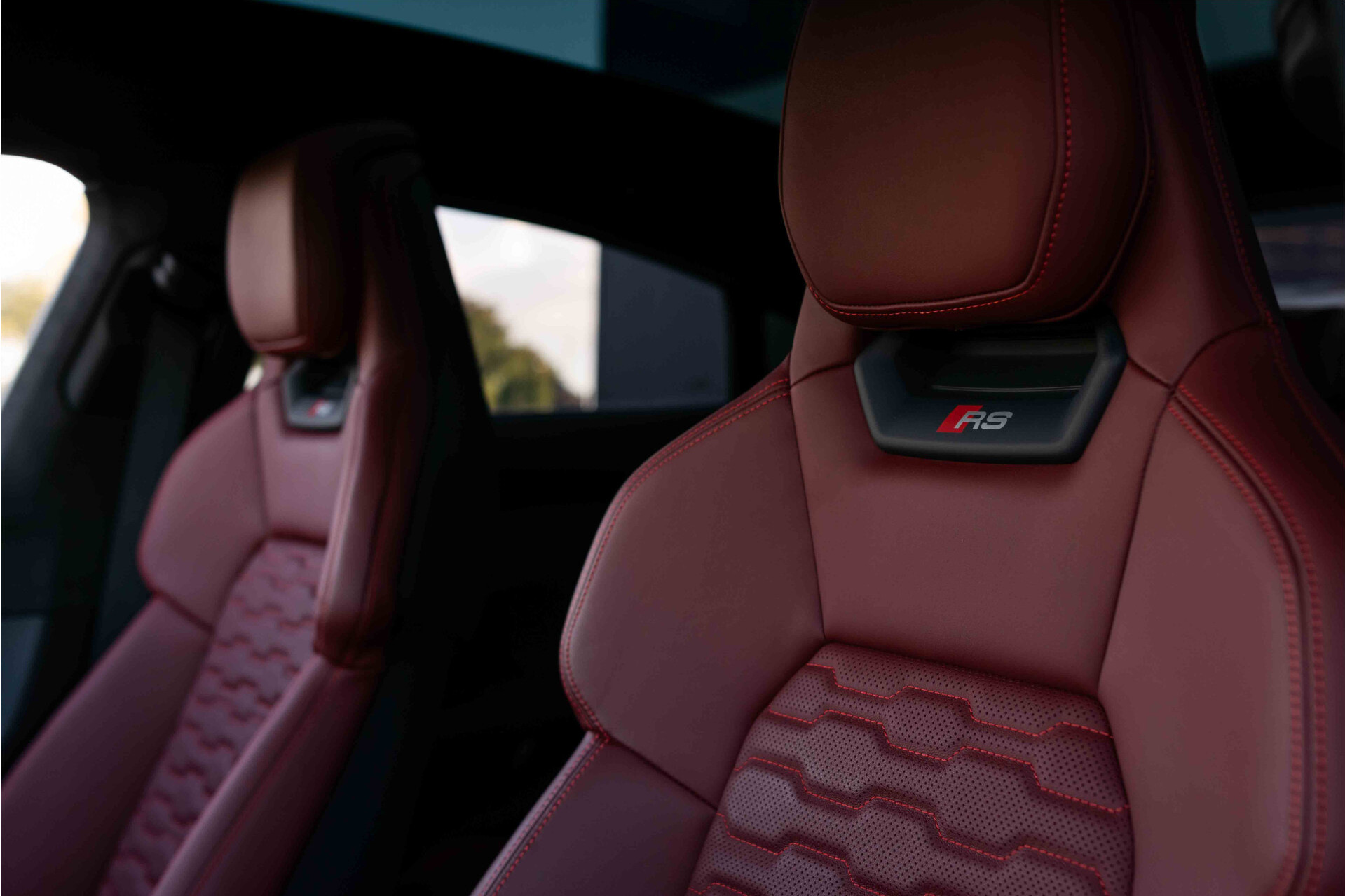 Audi e-tron GT RS 93 kWh 600 pk B&O | 21" | Carbid Brakes | Laser | HUD | Alcantara | Assistentie Plus | Standkachel/koeling Foto 26