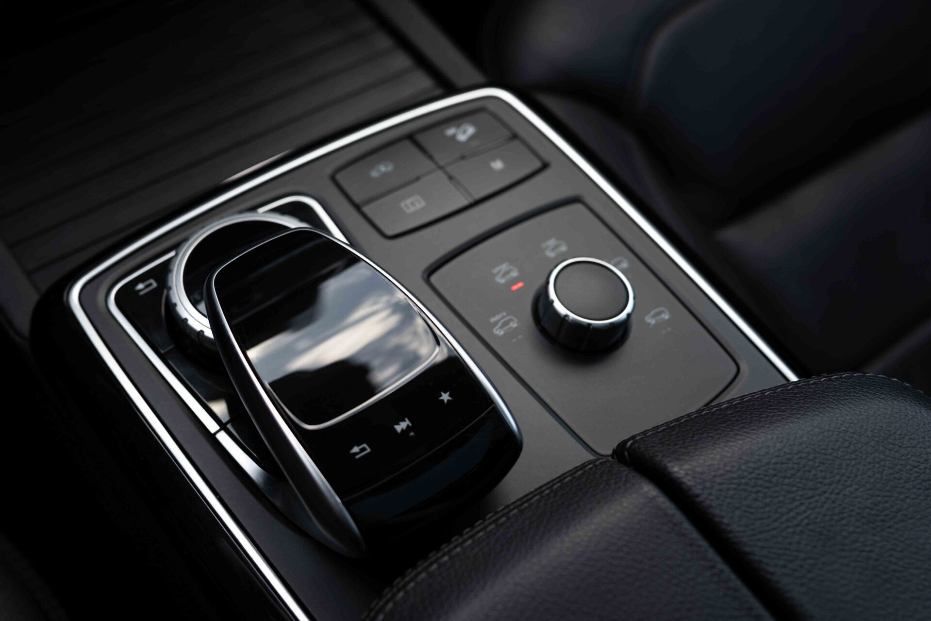 Mercedes-Benz GLE 350 d 4-M Luchtvering | Schuifdak | Trekhaak | 19" | Carplay | Comand | ILS | Leder | Sfeerverlichting | Aut9 Foto 19