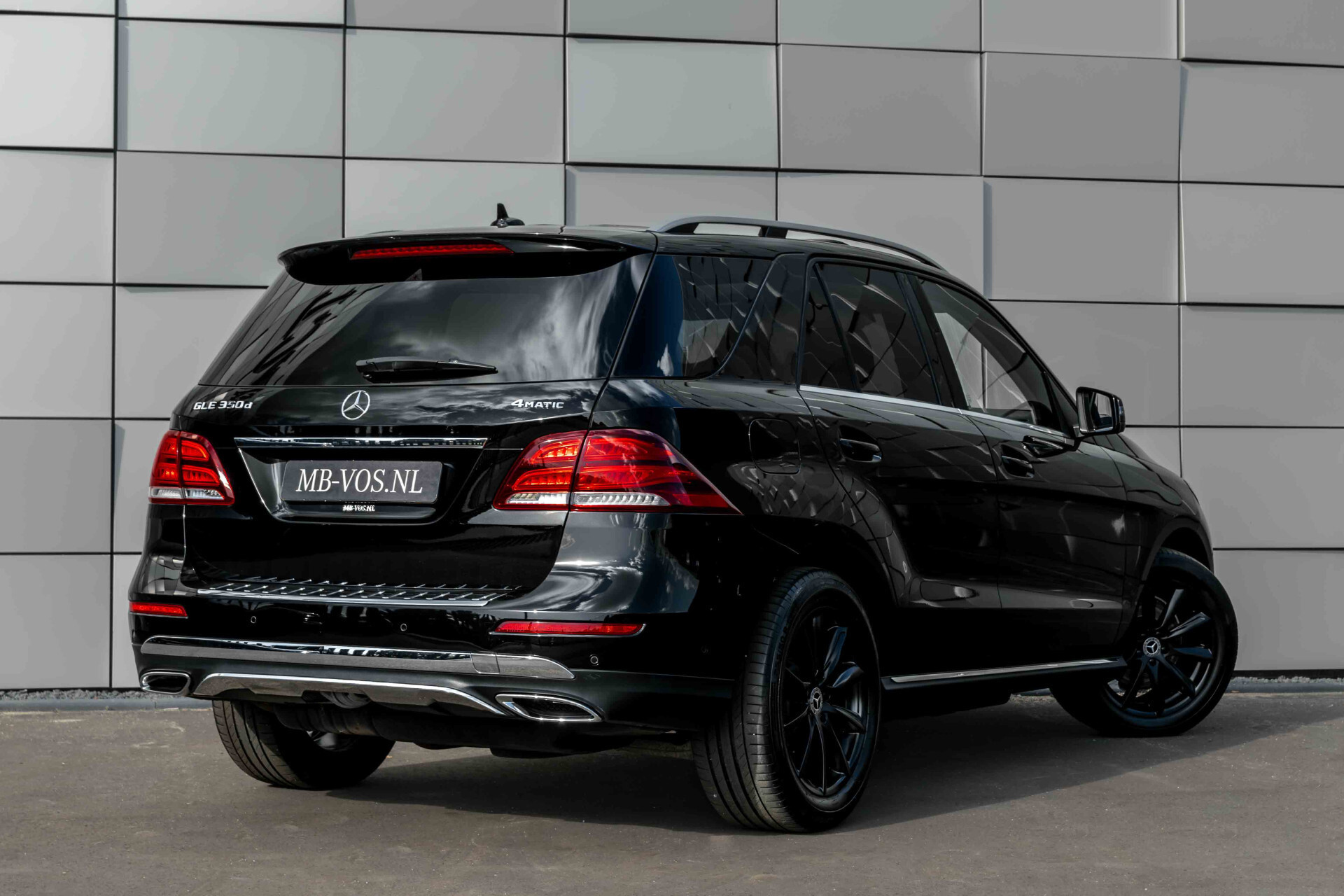 Mercedes-Benz GLE 350 d 4-M Luchtvering | Schuifdak | Trekhaak | 19" | Carplay | Comand | ILS | Leder | Sfeerverlichting | Aut9 Foto 2