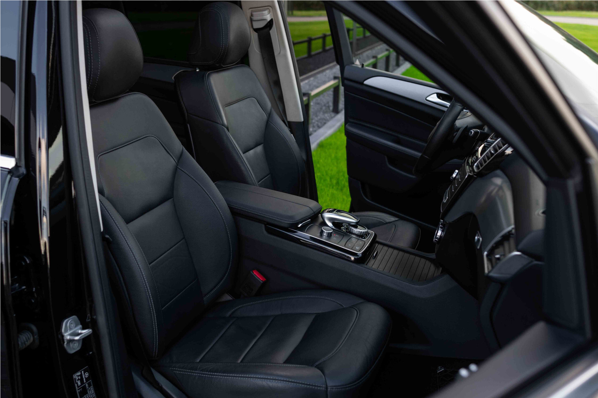 Mercedes-Benz GLE 350 d 4-M Luchtvering | Schuifdak | Trekhaak | 19" | Carplay | Comand | ILS | Leder | Sfeerverlichting | Aut9 Foto 3