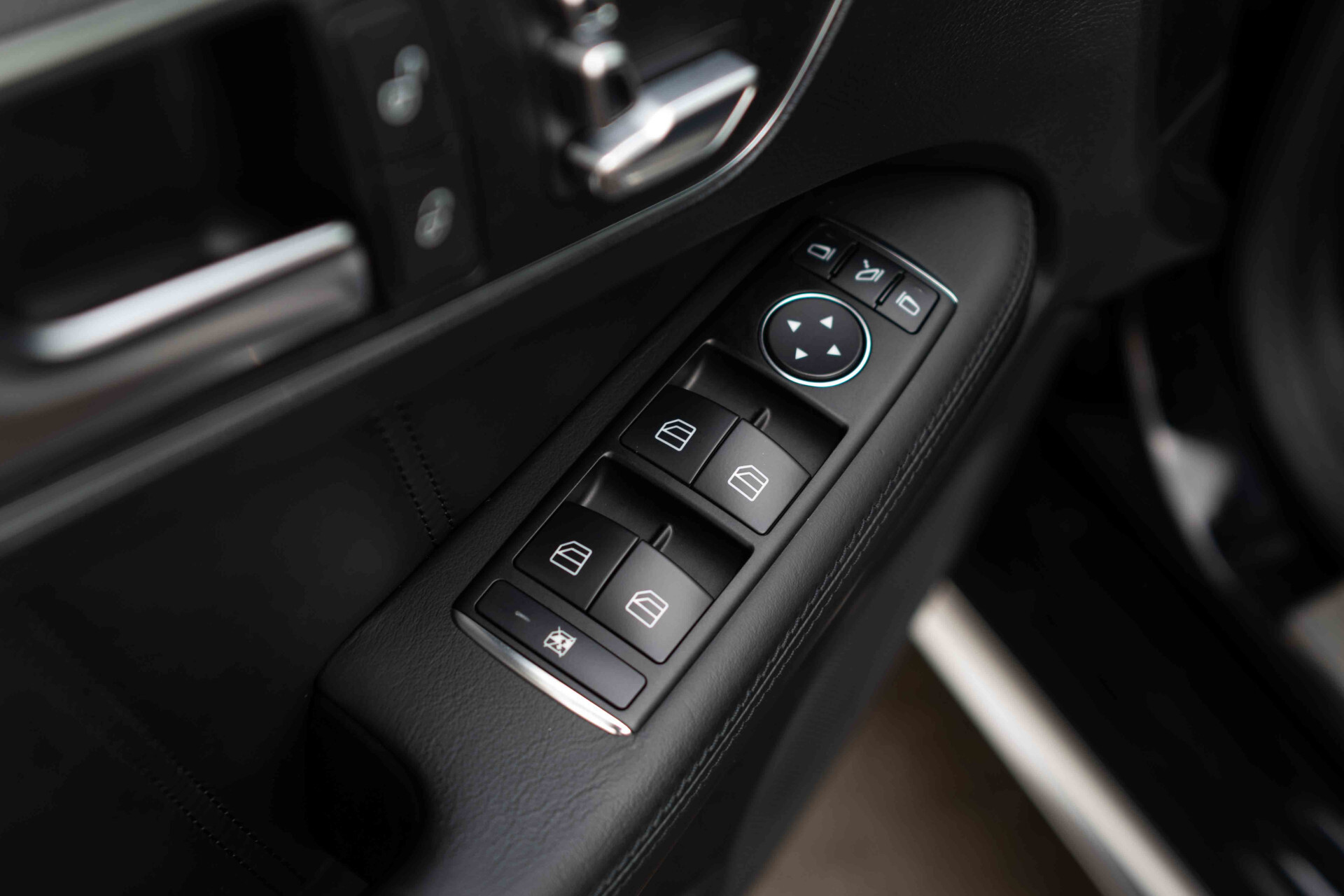 Mercedes-Benz E-Klasse 350 Bluetec AMG Massage | Distronic | Keyless | Stoelkoeling | Entertainment | 360 camera | Schuifdak | ILS | Zonnerolo's | 19" | Harman-Kardon | Aut7 Foto 13