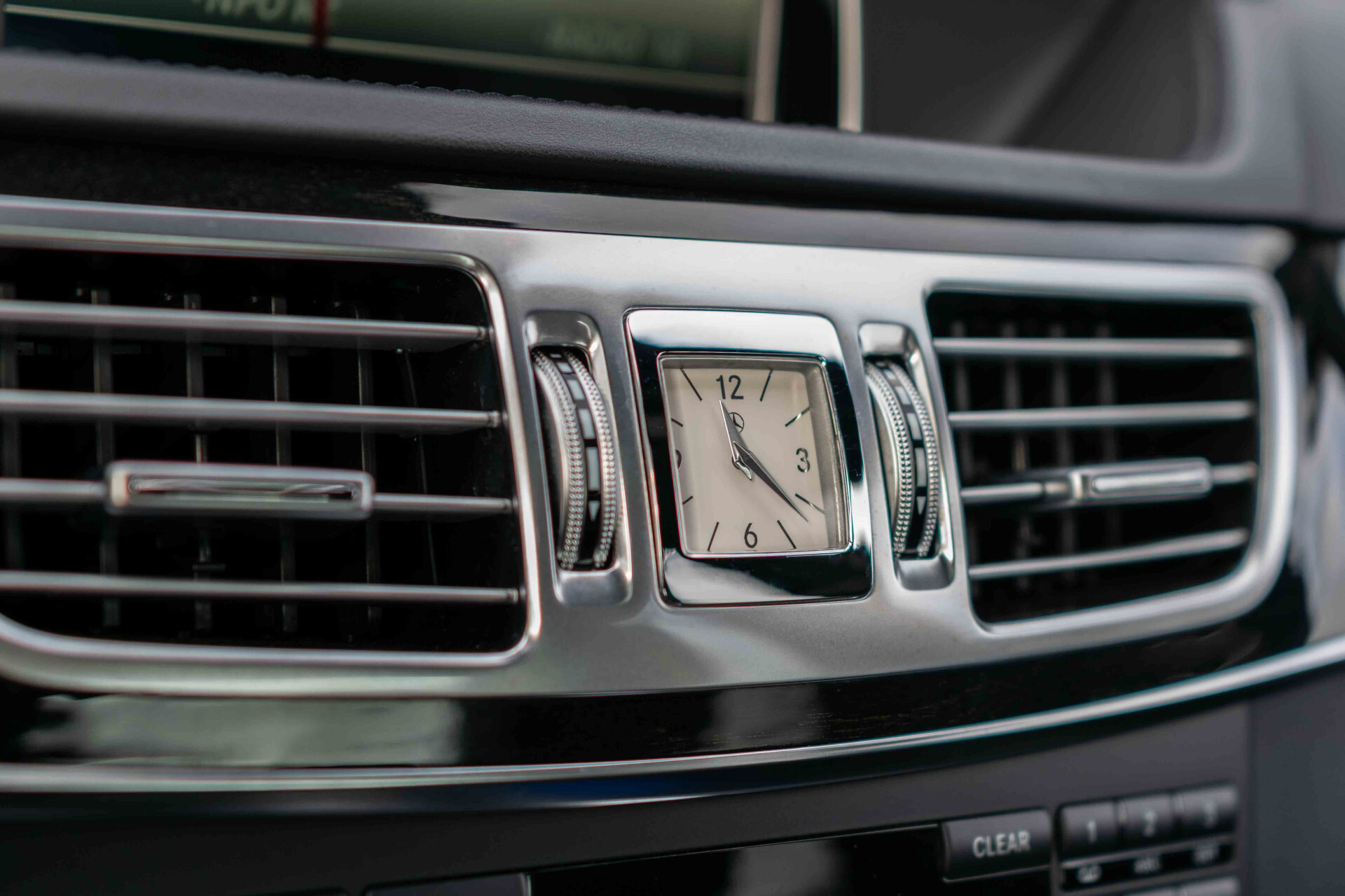 Mercedes-Benz E-Klasse 350 Bluetec AMG Massage | Distronic | Keyless | Stoelkoeling | Entertainment | 360 camera | Schuifdak | ILS | Zonnerolo's | 19" | Harman-Kardon | Aut7 Foto 20