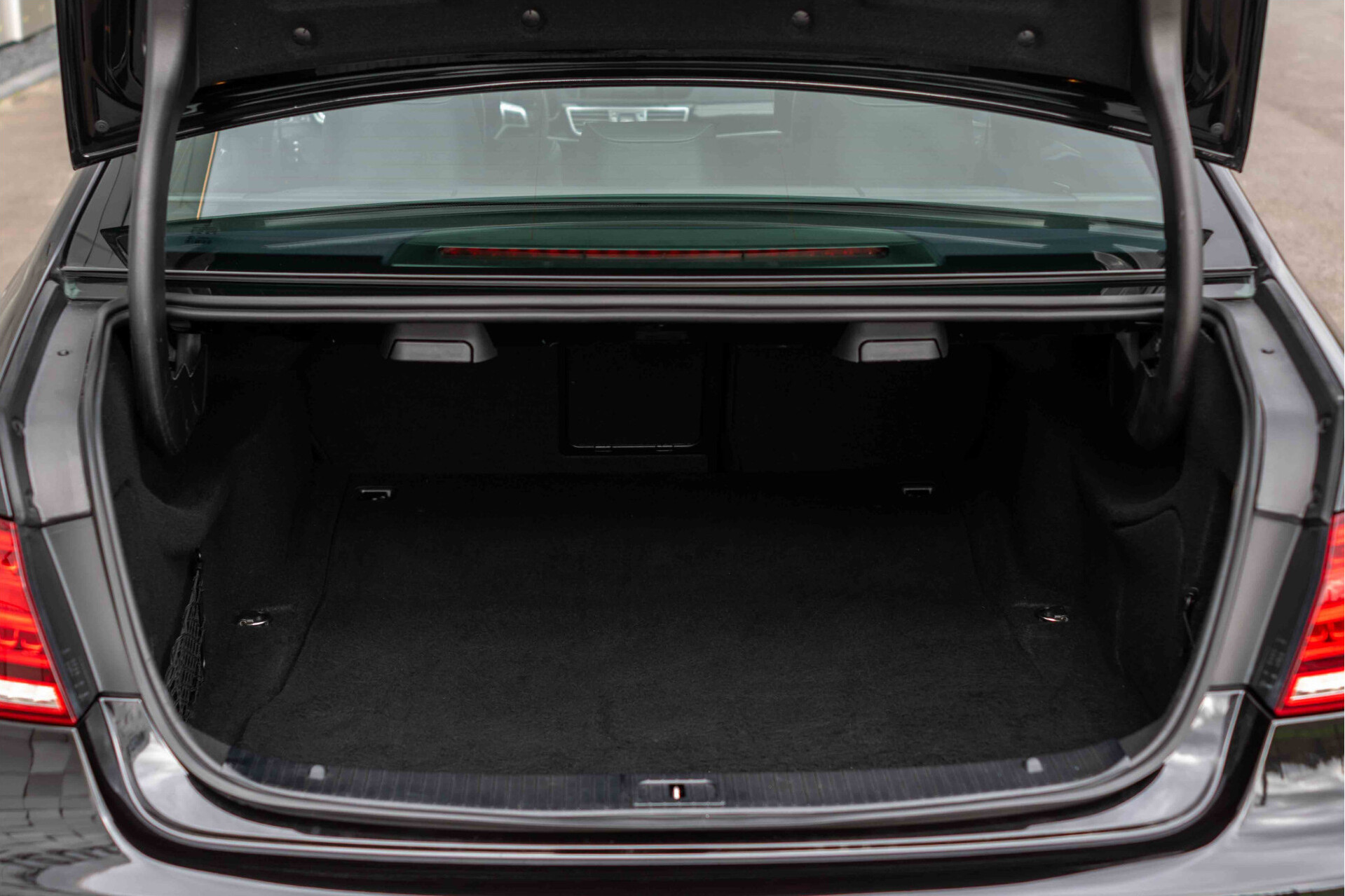 Mercedes-Benz E-Klasse 350 Bluetec AMG Massage | Distronic | Keyless | Stoelkoeling | Entertainment | 360 camera | Schuifdak | ILS | Zonnerolo's | 19" | Harman-Kardon | Aut7 Foto 29