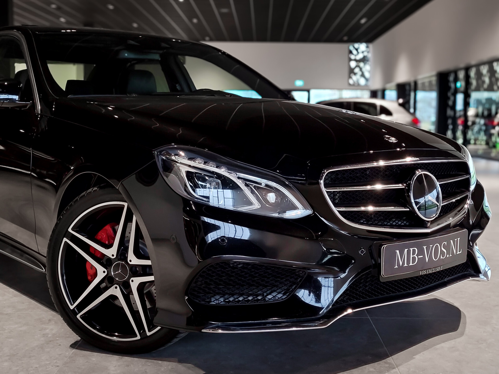 Mercedes-Benz E-Klasse 350 Bluetec AMG Massage | Distronic | Keyless | Stoelkoeling | Entertainment | 360 camera | Schuifdak | ILS | Zonnerolo's | 19" | Harman-Kardon | Aut7 Foto 30