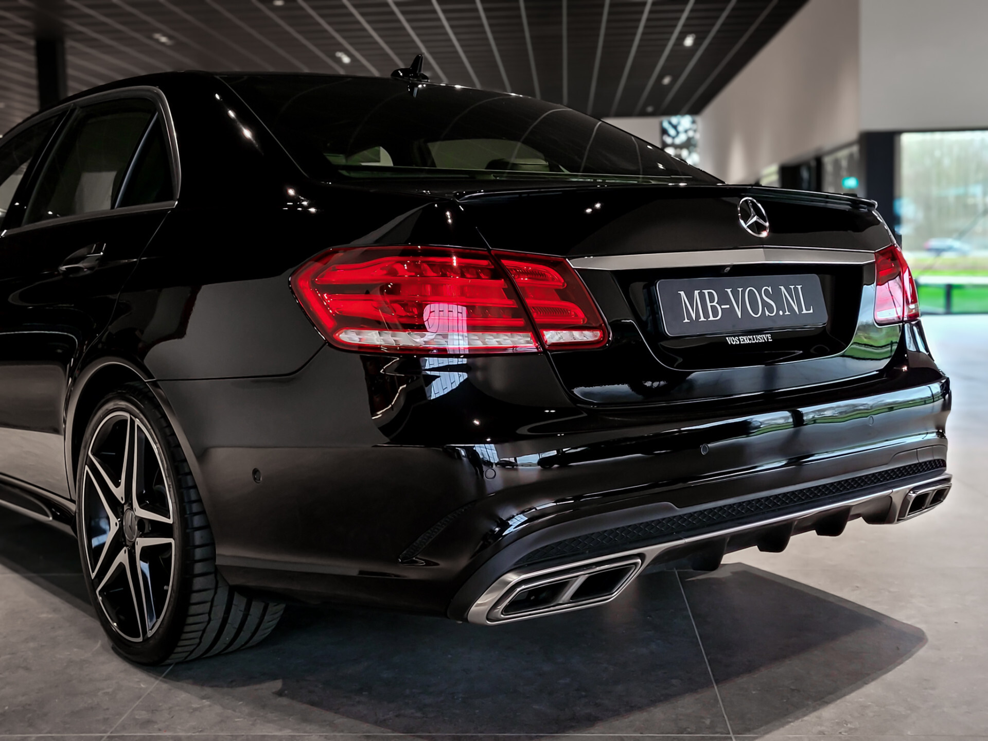Mercedes-Benz E-Klasse 350 Bluetec AMG Massage | Distronic | Keyless | Stoelkoeling | Entertainment | 360 camera | Schuifdak | ILS | Zonnerolo's | 19" | Harman-Kardon | Aut7 Foto 31