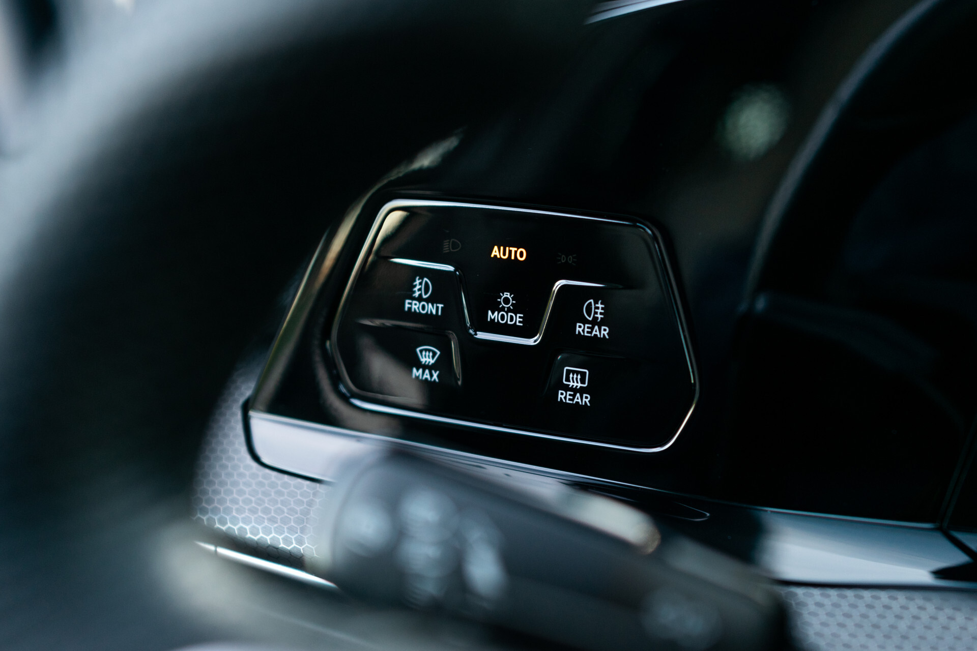 Volkswagen Golf 8 2.0 GTD IQ | Pano | Sfeer | Stoelkoeling | Leer | 19" | Blackline Aut Foto 21