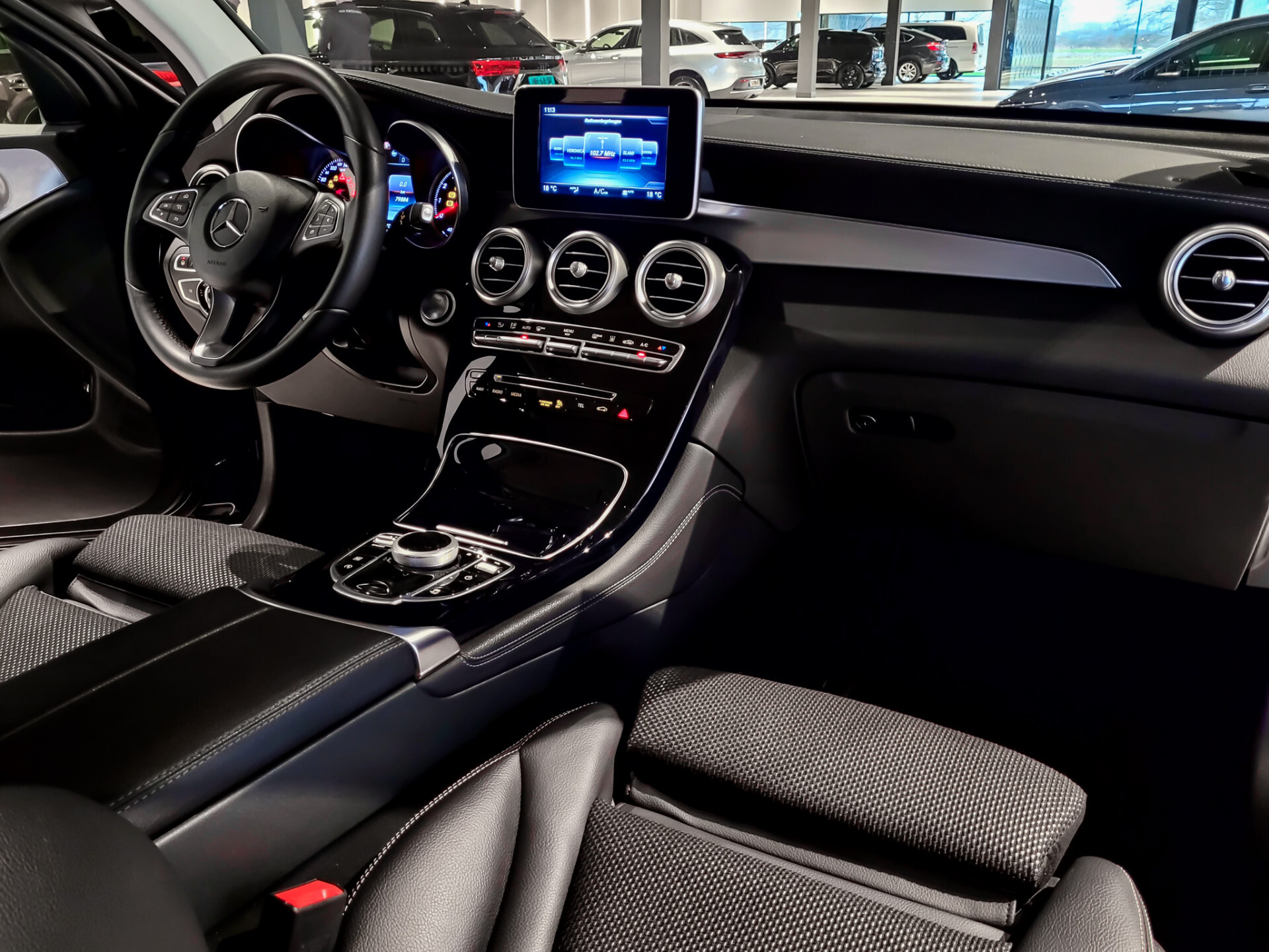 Mercedes-Benz GLC 250 4-M Exclusive Distronic Plus | Keyless-Go | Standkachel | Intelligent Light | Camera | Trekhaak | Aut9 Foto 22