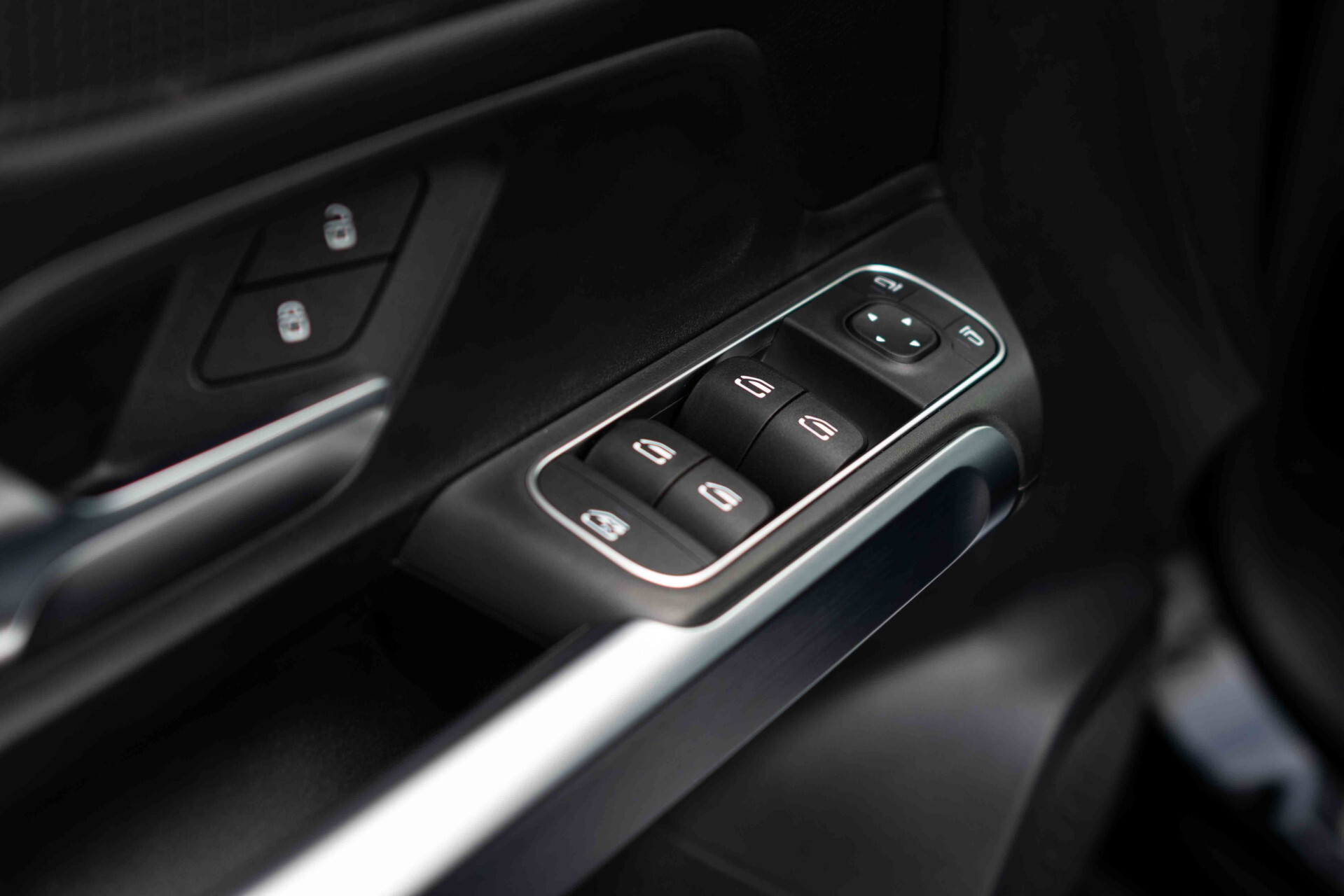 Mercedes-Benz GLB 180 Progressive Keyless-Go | MBUX | Sfeerverlichting | Camera | Verw-Stoelen | DAB | Privacyglas | Aut7 Foto 12