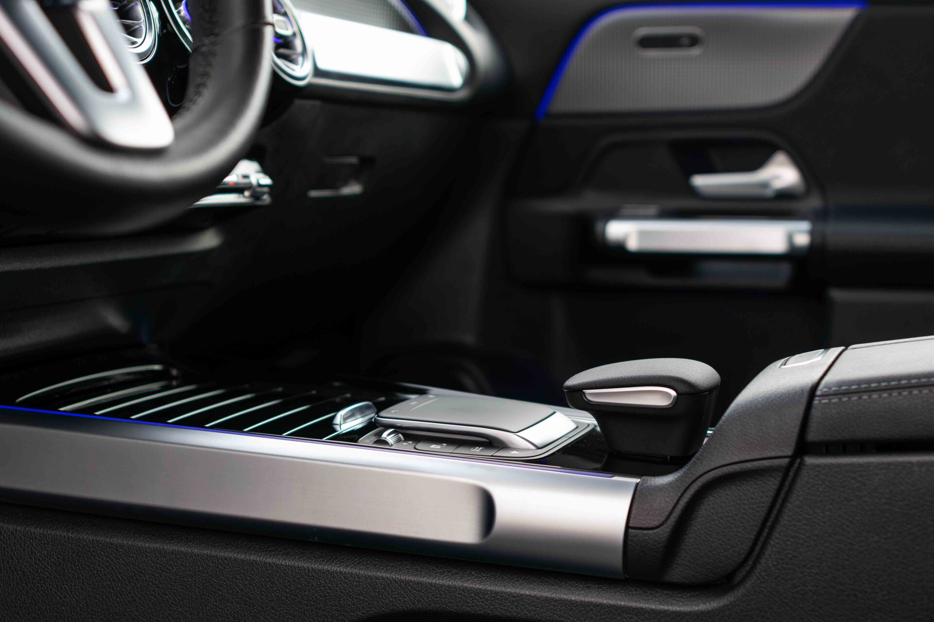 Mercedes-Benz GLB 180 Progressive Keyless-Go | MBUX | Sfeerverlichting | Camera | Verw-Stoelen | DAB | Privacyglas | Aut7 Foto 14