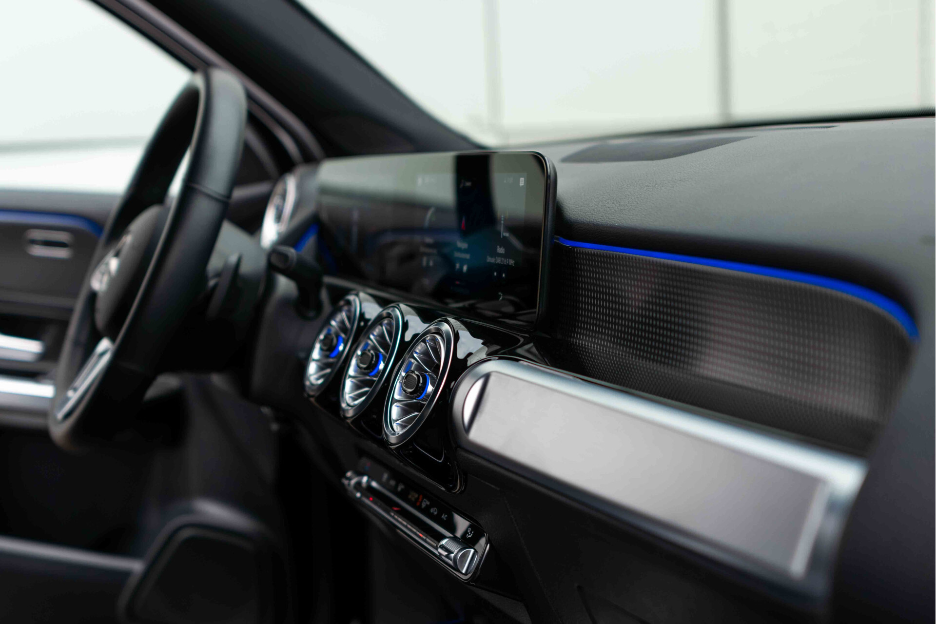 Mercedes-Benz GLB 180 Progressive Keyless-Go | MBUX | Sfeerverlichting | Camera | Verw-Stoelen | DAB | Privacyglas | Aut7 Foto 18