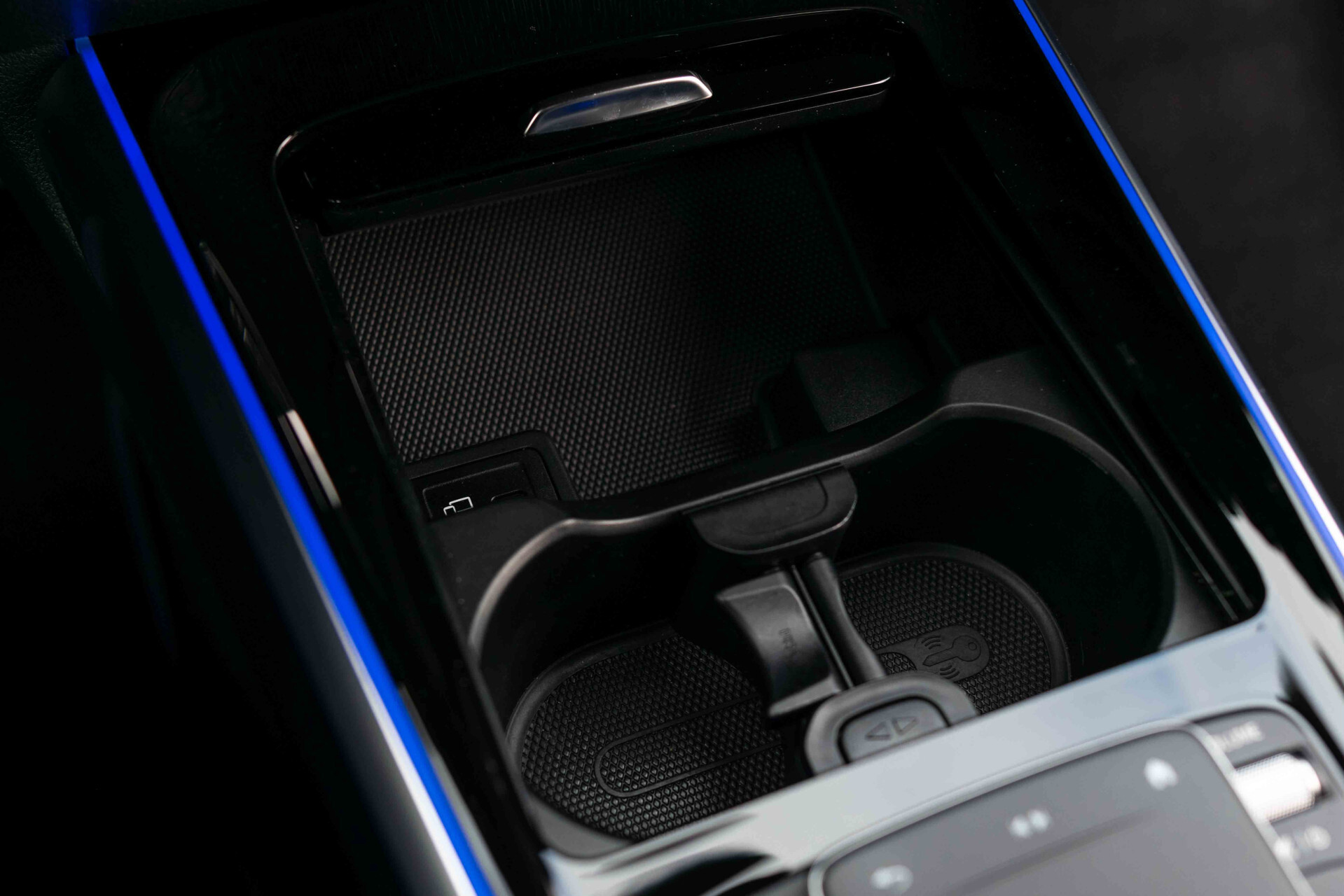 Mercedes-Benz GLB 180 Progressive Keyless-Go | MBUX | Sfeerverlichting | Camera | Verw-Stoelen | DAB | Privacyglas | Aut7 Foto 28