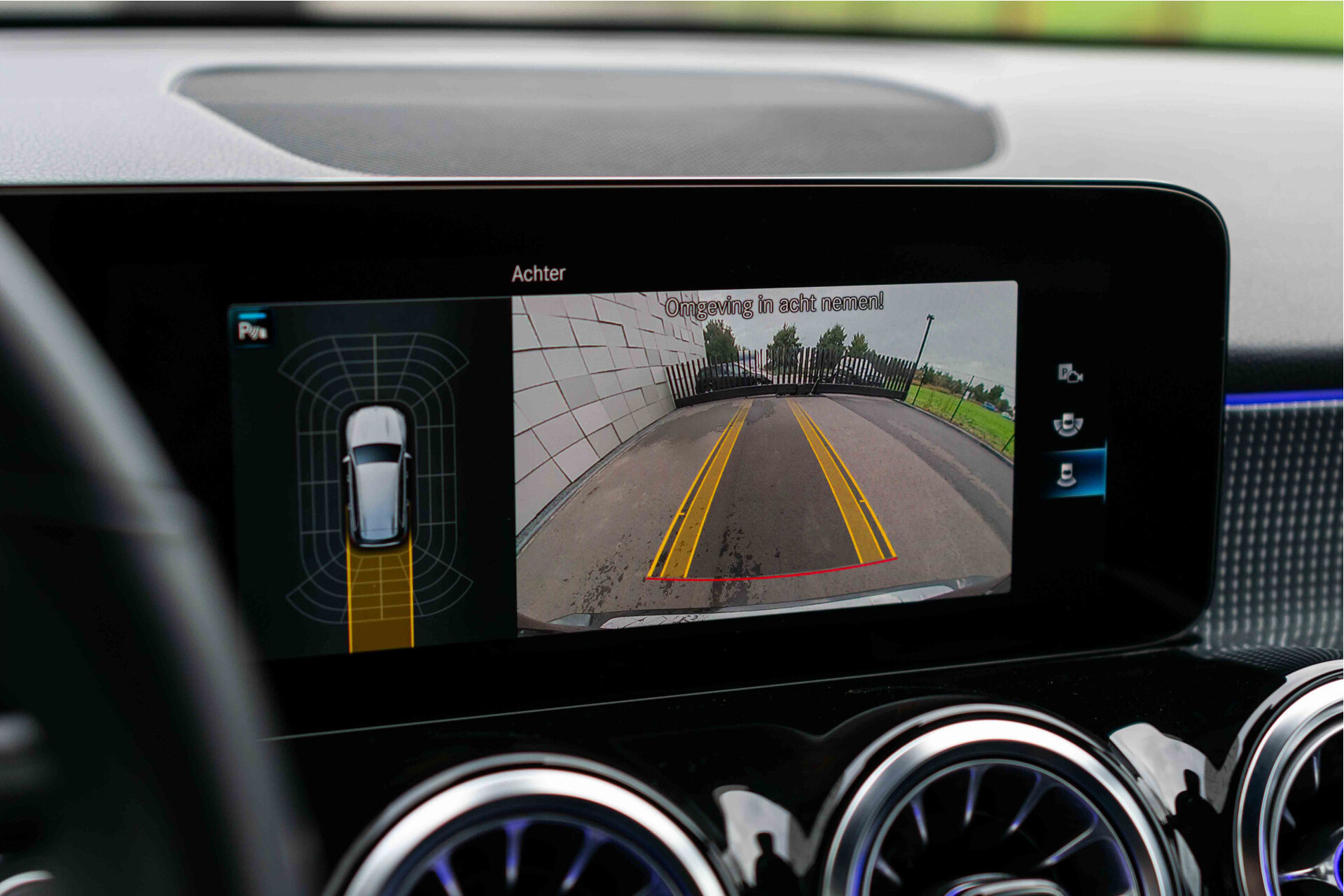 Mercedes-Benz GLB 180 Progressive Keyless-Go | MBUX | Sfeerverlichting | Camera | Verw-Stoelen | DAB | Privacyglas | Aut7 Foto 32