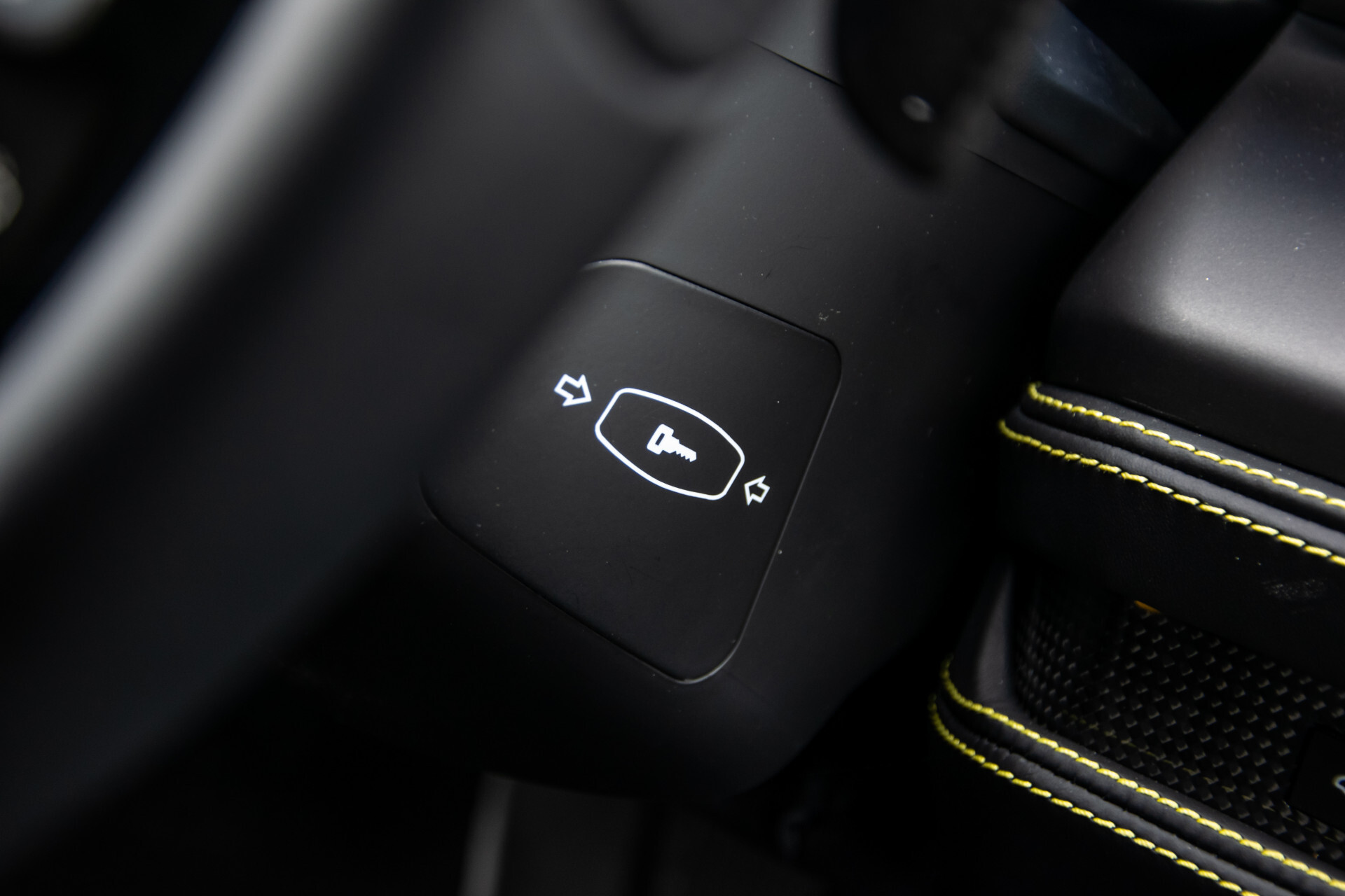 Ferrari F8 Tributo 3.9 V8 HELE Full Carbon | Lift | Racing Seats | Passenger Display | JBL | Camera Foto 41