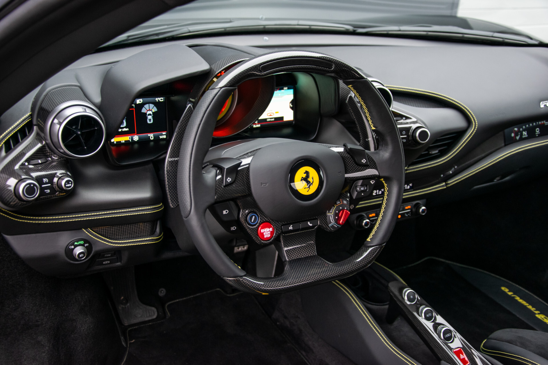 Ferrari F8 Tributo 3.9 V8 HELE Full Carbon | Lift | Racing Seats | Passenger Display | JBL | Camera Foto 5