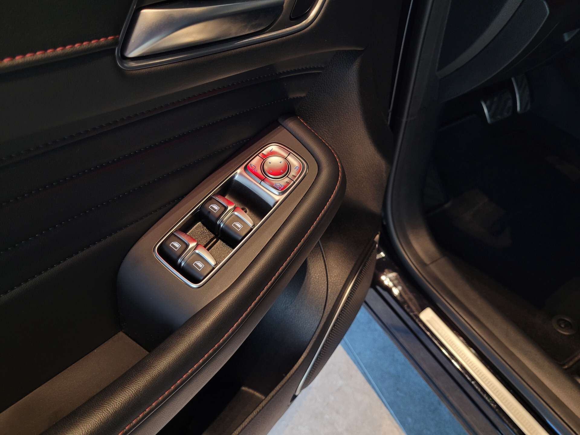 MG EHS 1.5 TGDI Luxury Panoramadak | 360 camera | Acc | Leder | 1ste eigenaar | NL Auto Foto 10