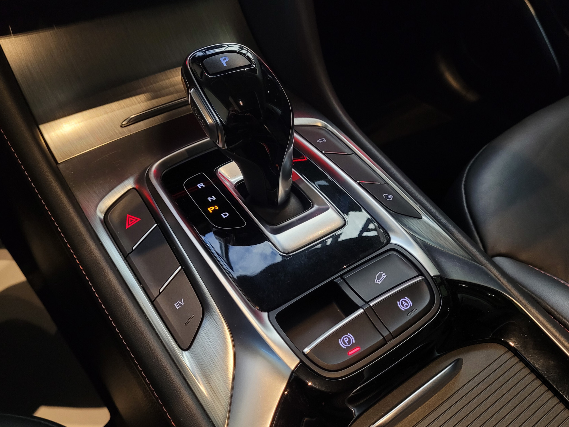 MG EHS 1.5 TGDI Luxury Panoramadak | 360 camera | Acc | Leder | 1ste eigenaar | NL Auto Foto 18