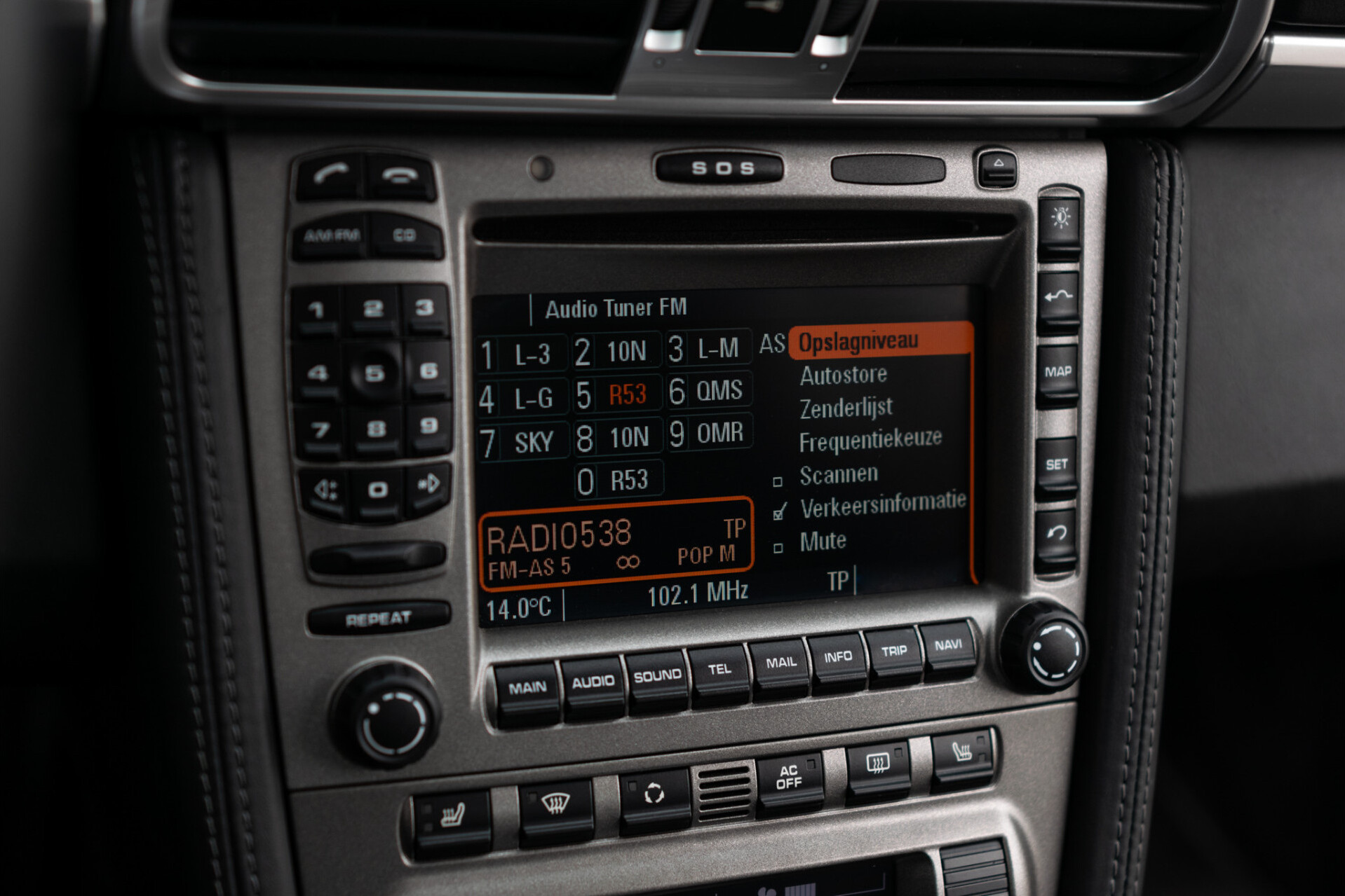 Porsche 911 3.8 Carrera 4S Origineel Nederlands | Volledige historie | Bose | Sportchrono Plus | Sportuitlaat | Schuifdak Foto 13