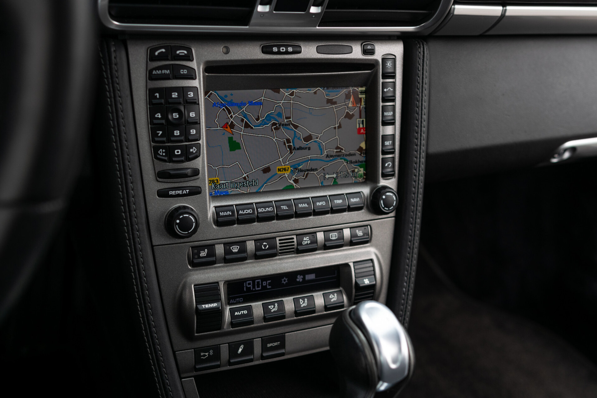 Porsche 911 3.8 Carrera 4S Origineel Nederlands | Volledige historie | Bose | Sportchrono Plus | Sportuitlaat | Schuifdak Foto 17