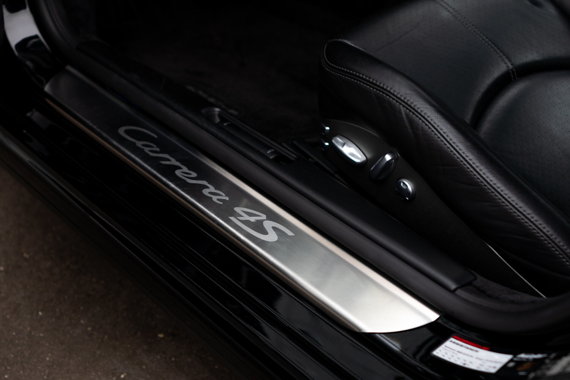 Porsche 911 3.8 Carrera 4S Origineel Nederlands | Volledige historie | Bose | Sportchrono Plus | Sportuitlaat | Schuifdak Foto 19