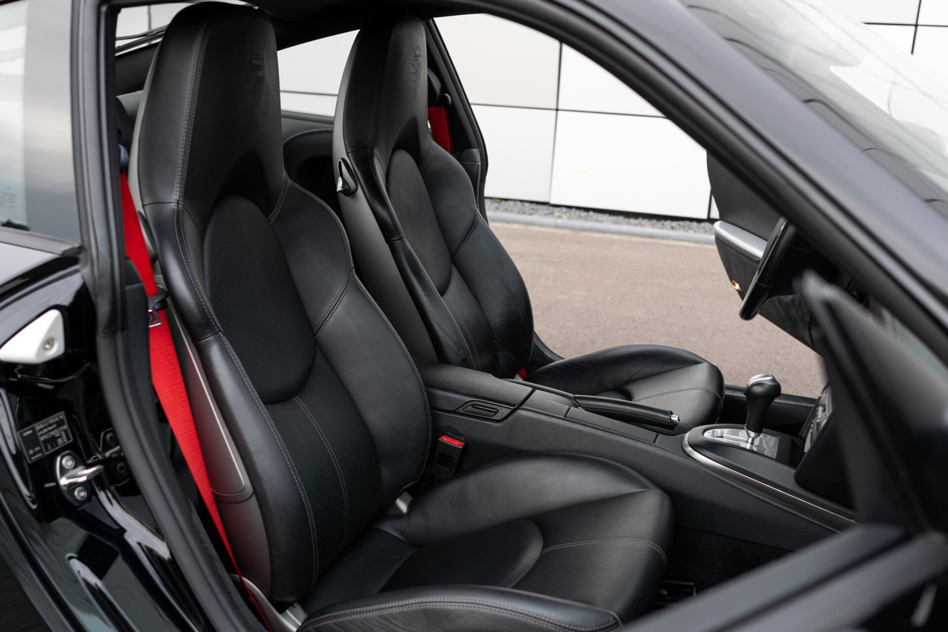 Porsche 911 3.8 Carrera 4S Origineel Nederlands | Volledige historie | Bose | Sportchrono Plus | Sportuitlaat | Schuifdak Foto 3