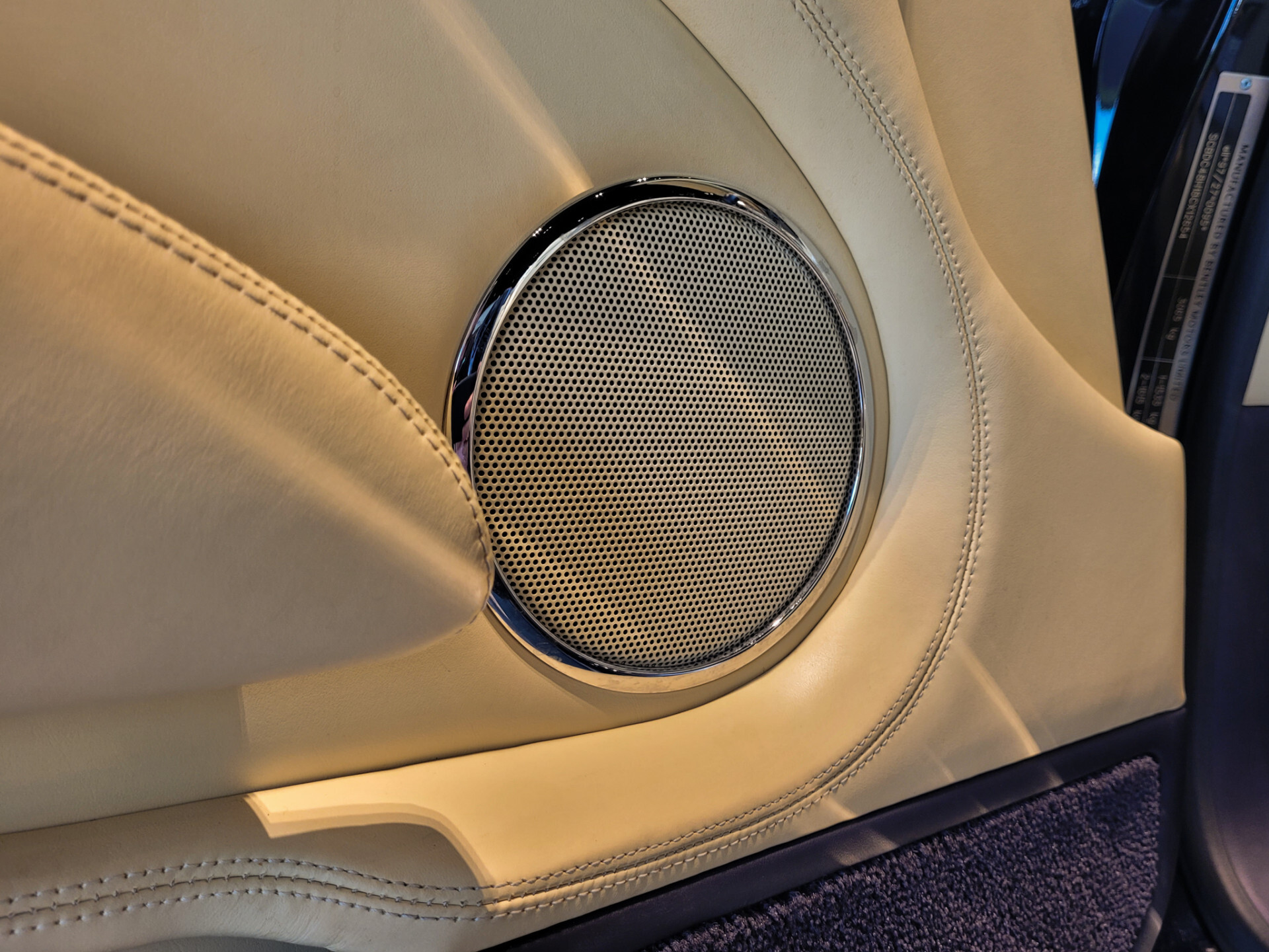 Bentley Azure 6.8 V8 Magnolia leder | Massage | 1 of 25 last build | 2nd owner from 2008 Foto 14