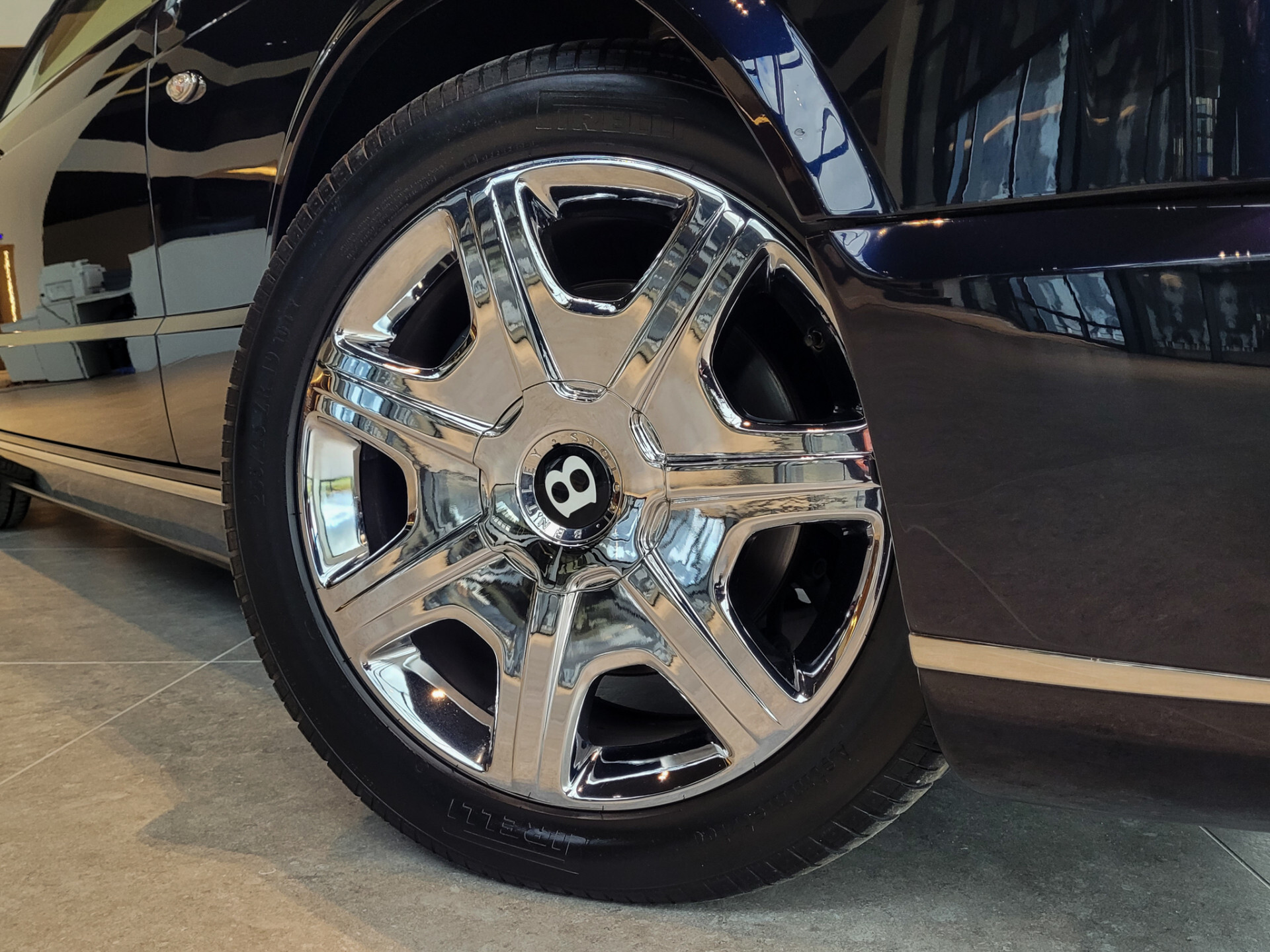 Bentley Azure 6.8 V8 Magnolia leder | Massage | 1 of 25 last build | 2nd owner from 2008 Foto 30