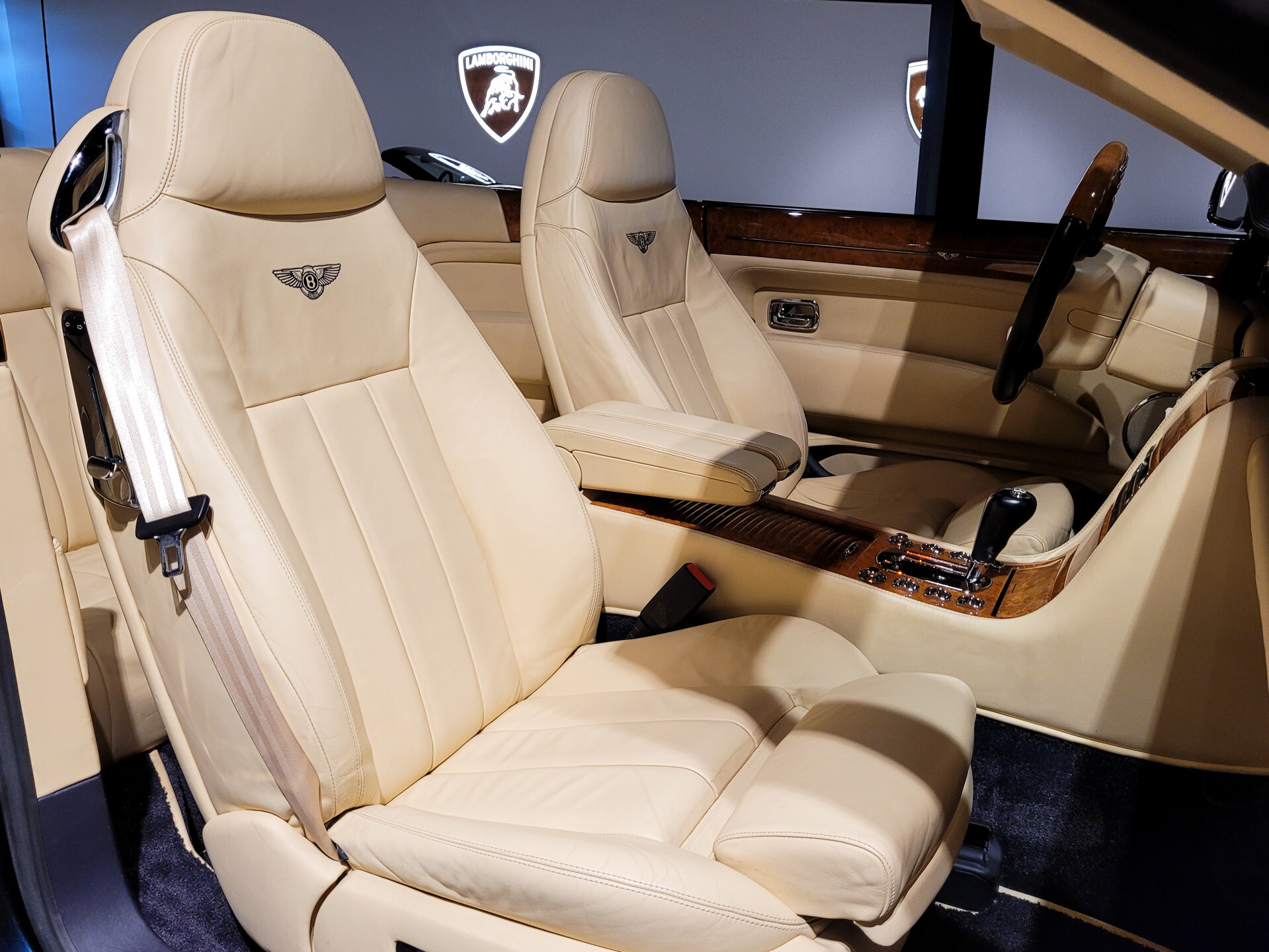 Bentley Azure 6.8 V8 Magnolia leder | Massage | 1 of 25 last build | 2nd owner from 2008 Foto 5