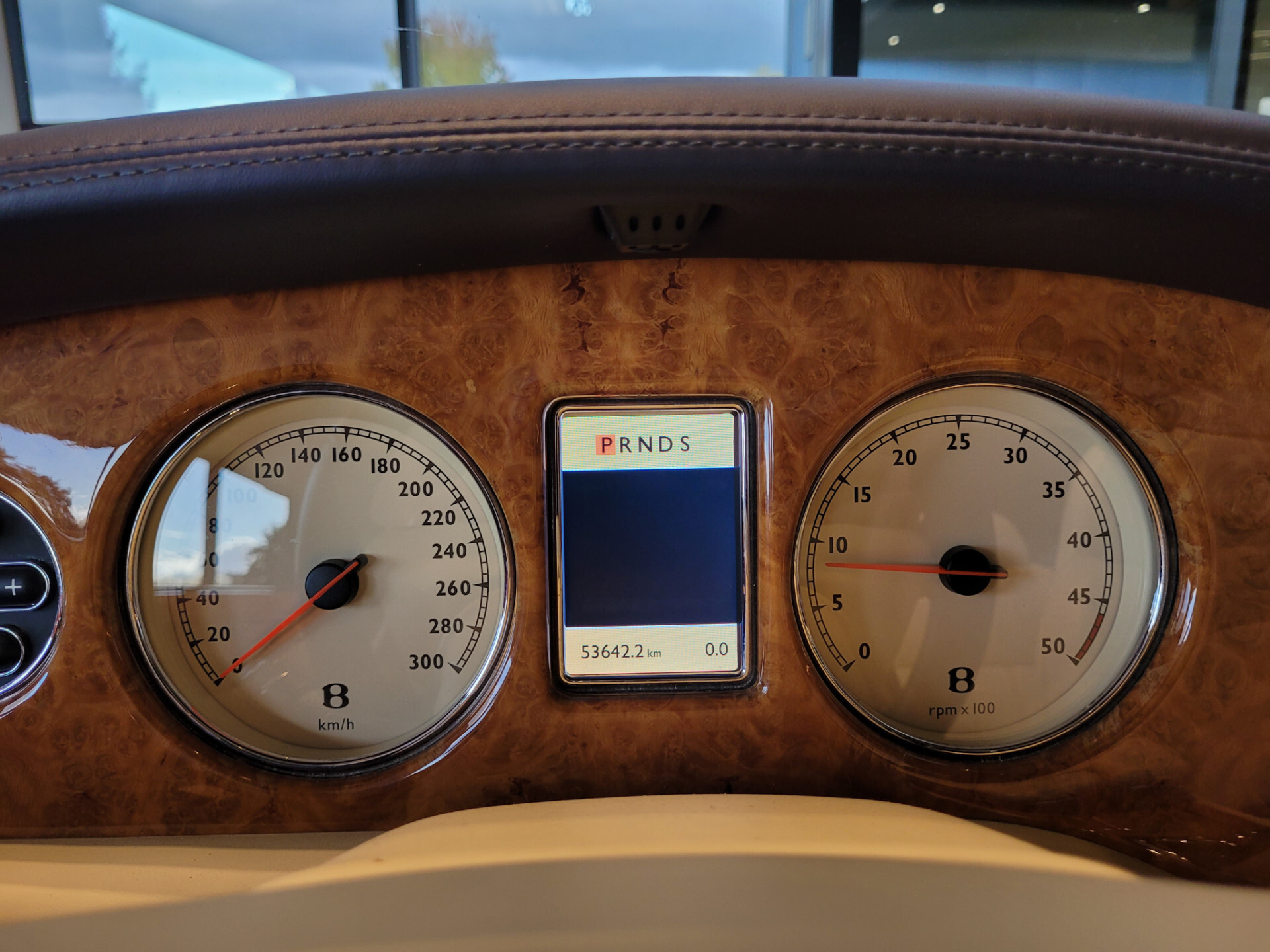 Bentley Azure 6.8 V8 Magnolia leder | Massage | 1 of 25 last build | 2nd owner from 2008 Foto 8