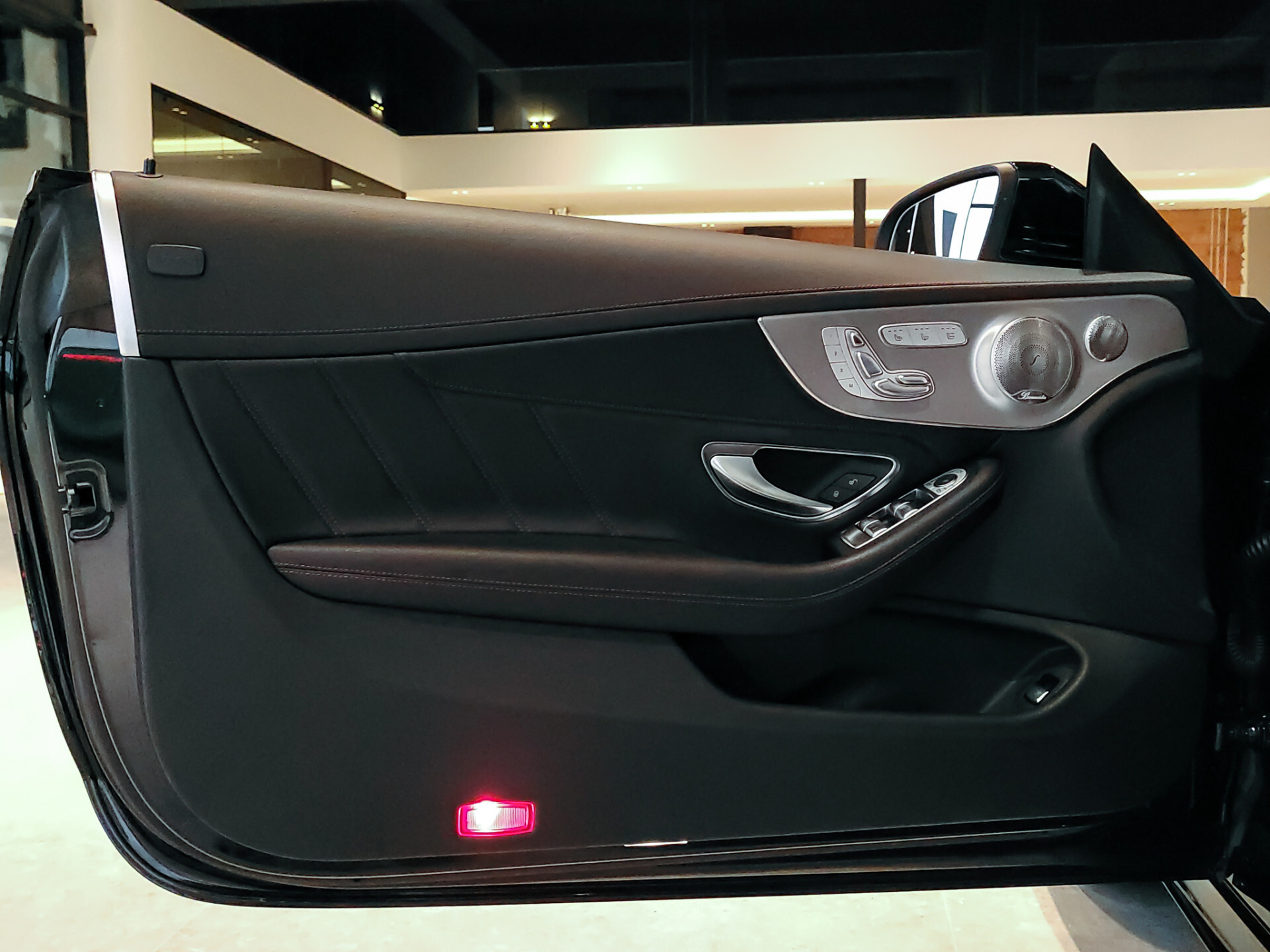 Mercedes-Benz C-Klasse Cabrio 43 AMG 4-M Distronic | Burmester | Keyless | Stoelkoeling | Memory | ILS | Nappa | Airscarf | 19" Aut9 Foto 10
