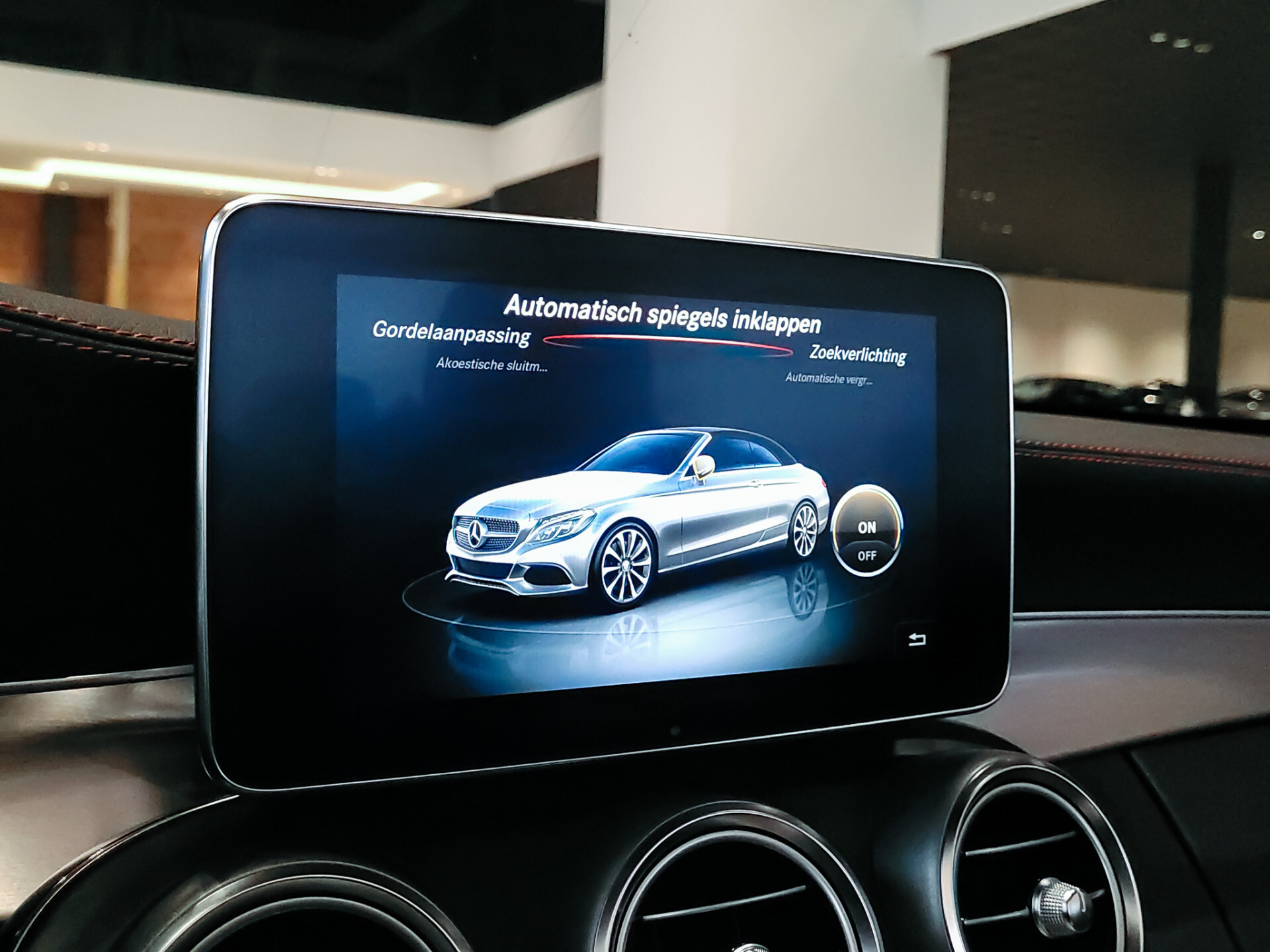 Mercedes-Benz C-Klasse Cabrio 43 AMG 4-M Distronic | Burmester | Keyless | Stoelkoeling | Memory | ILS | Nappa | Airscarf | 19" Aut9 Foto 15