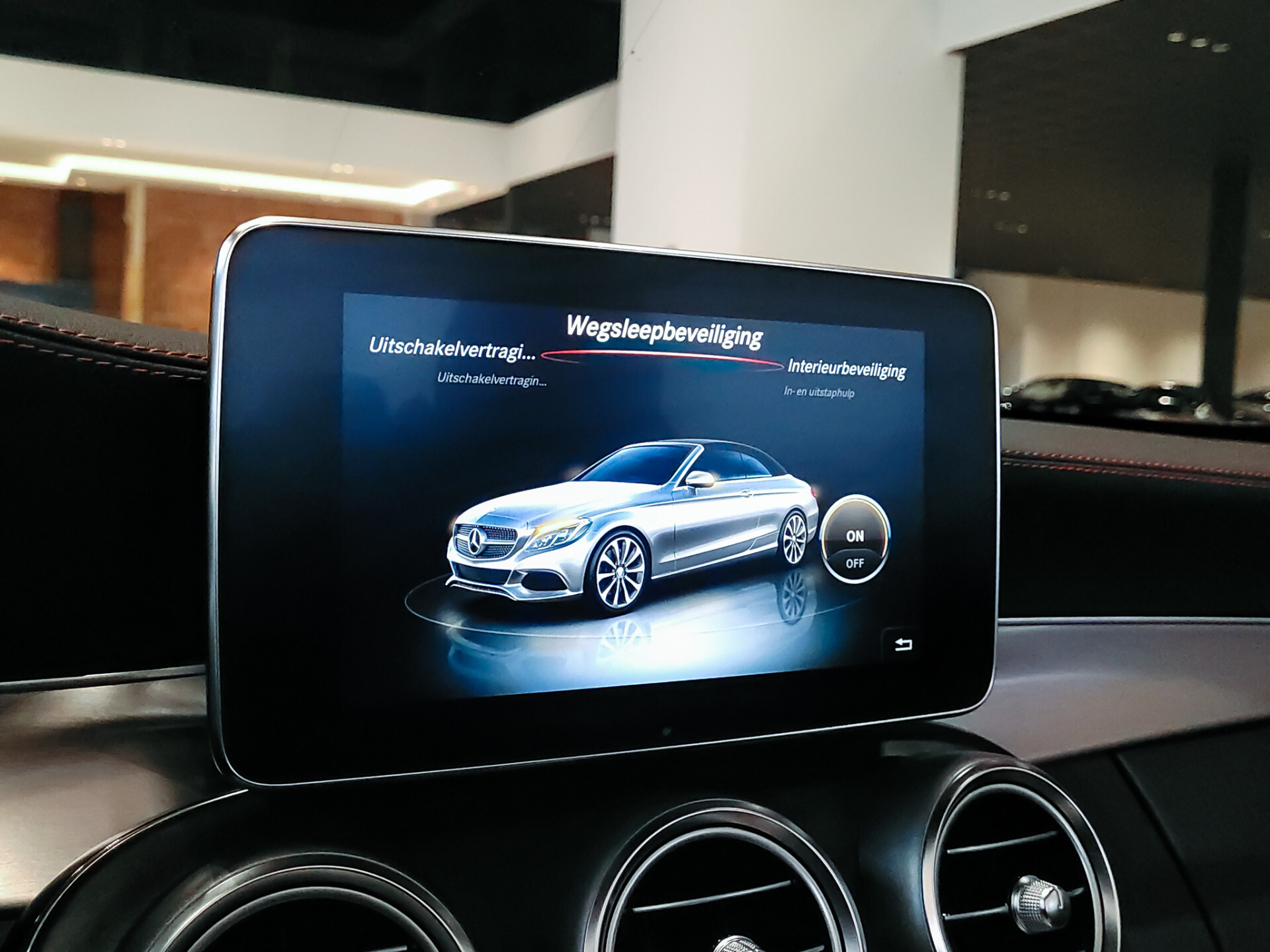 Mercedes-Benz C-Klasse Cabrio 43 AMG 4-M Distronic | Burmester | Keyless | Stoelkoeling | Memory | ILS | Nappa | Airscarf | 19" Aut9 Foto 21