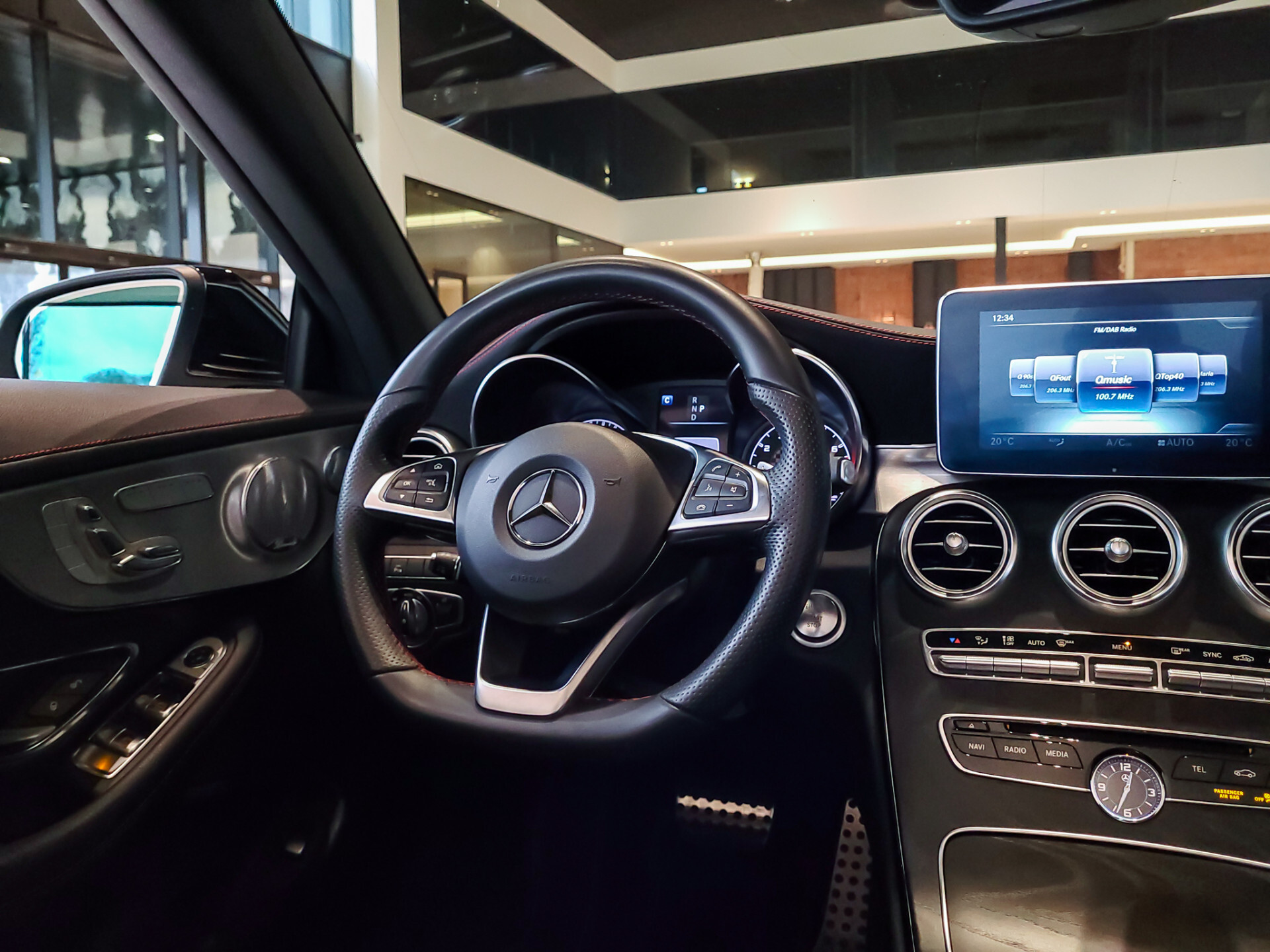 Mercedes-Benz C-Klasse Cabrio 43 AMG 4-M Distronic | Burmester | Keyless | Stoelkoeling | Memory | ILS | Nappa | Airscarf | 19" Aut9 Foto 27