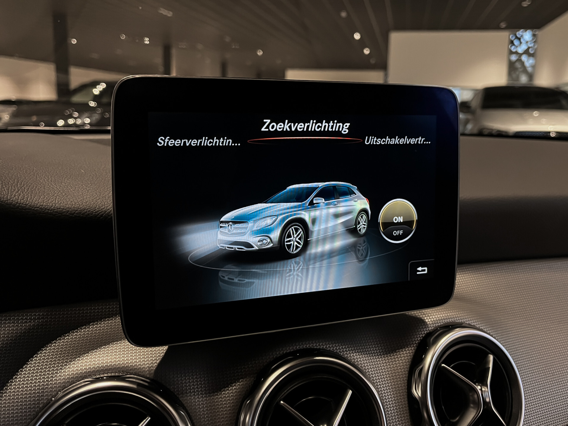 Mercedes-Benz GLA 180 Facelift Progressive | Spoorpakket | Keyless | Verw-stoelen | Media display | 18" | Aut7 Foto 13