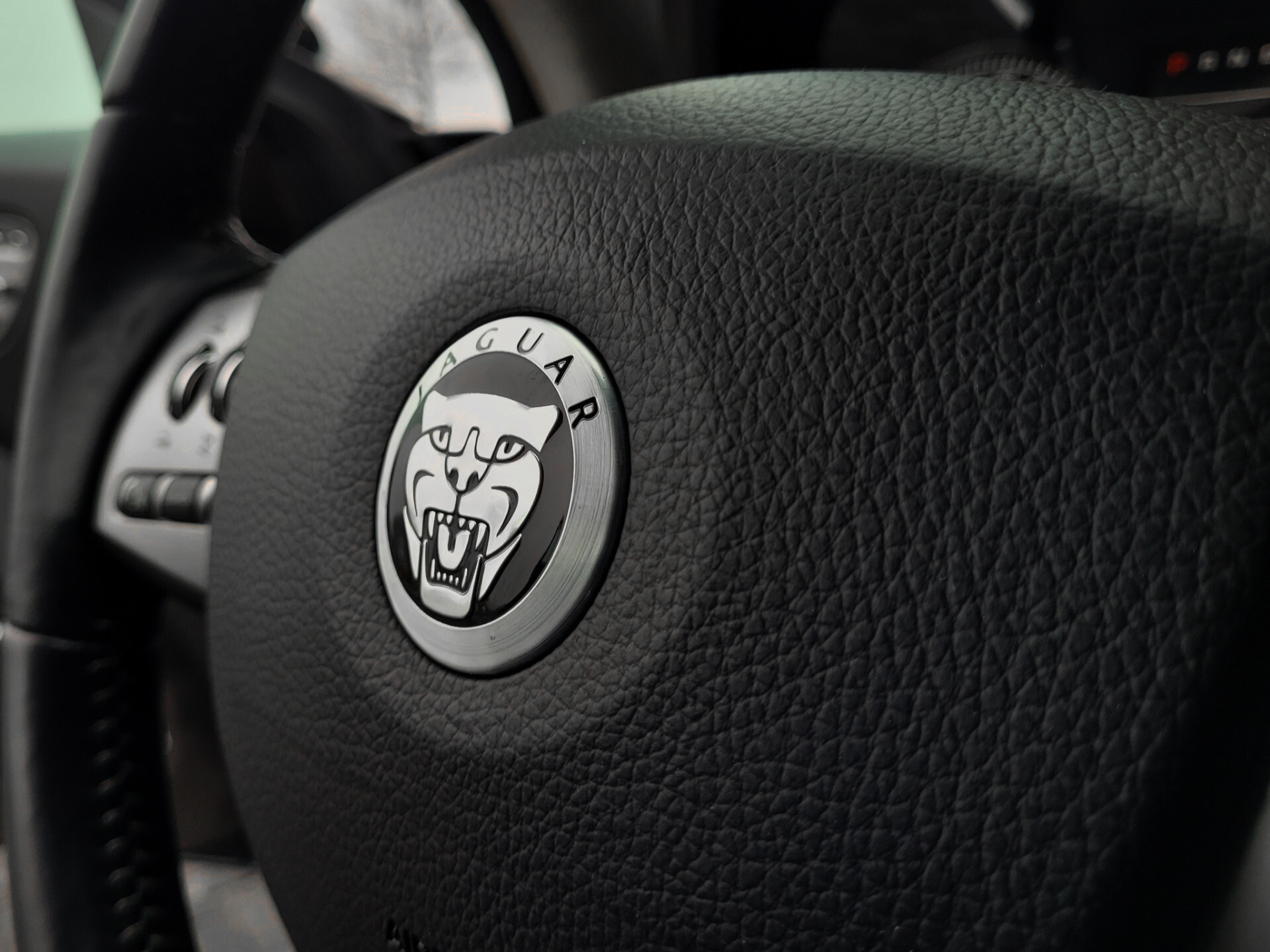 Jaguar XK 5.0 V8 Coupé Portfolio Dealer onderhouden | 2e eigenaar | B&W | 20" | Alcantara Foto 21