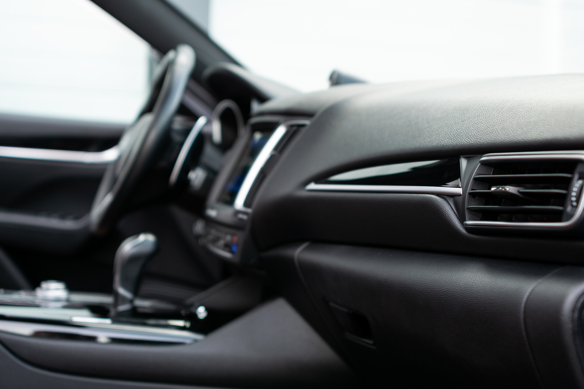 Maserati Levante 3.0 V6 D Q4 Panorama | 21" | Luchtvering | Keyless | Driving Assistance Pack Plus Foto 15