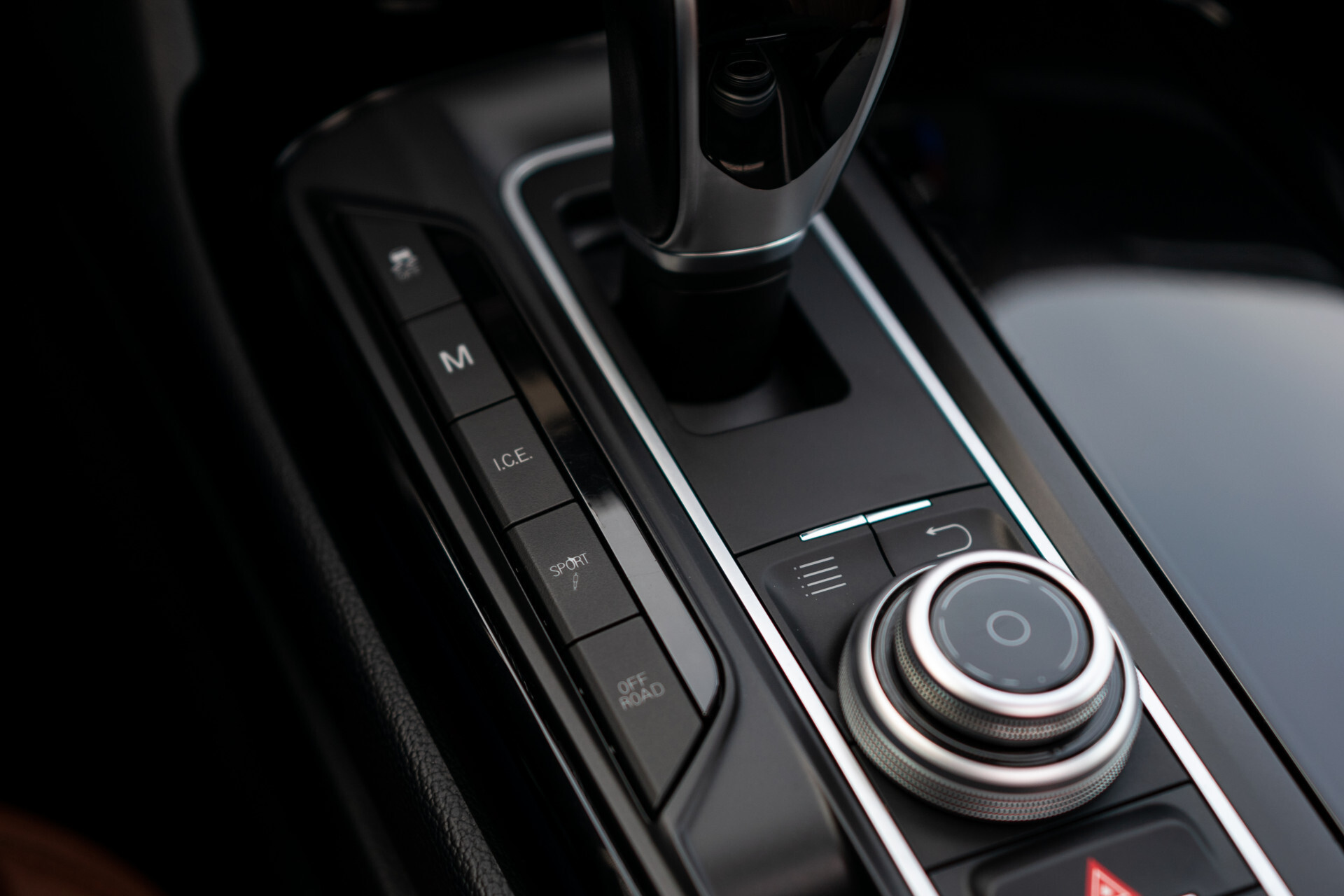 Maserati Levante 3.0 V6 D Q4 Panorama | 21" | Luchtvering | Keyless | Driving Assistance Pack Plus Foto 31