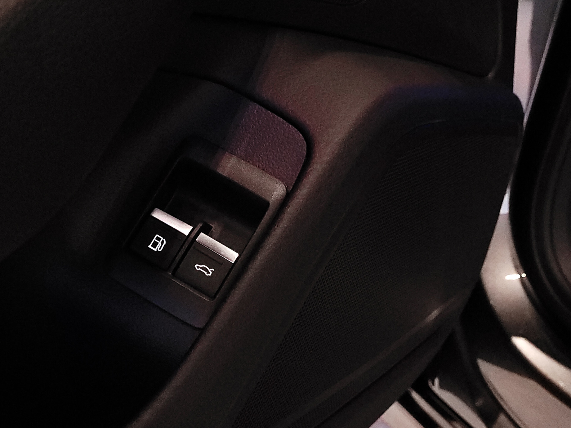 Audi A6 Avant 55 TFSI e Quattro Competition Active Cruise | Keyless | HUD | Adaptief onderstel | 20" | Trekhaak | Schuifdak | Softclose | 4xStoelverwarm Foto 14