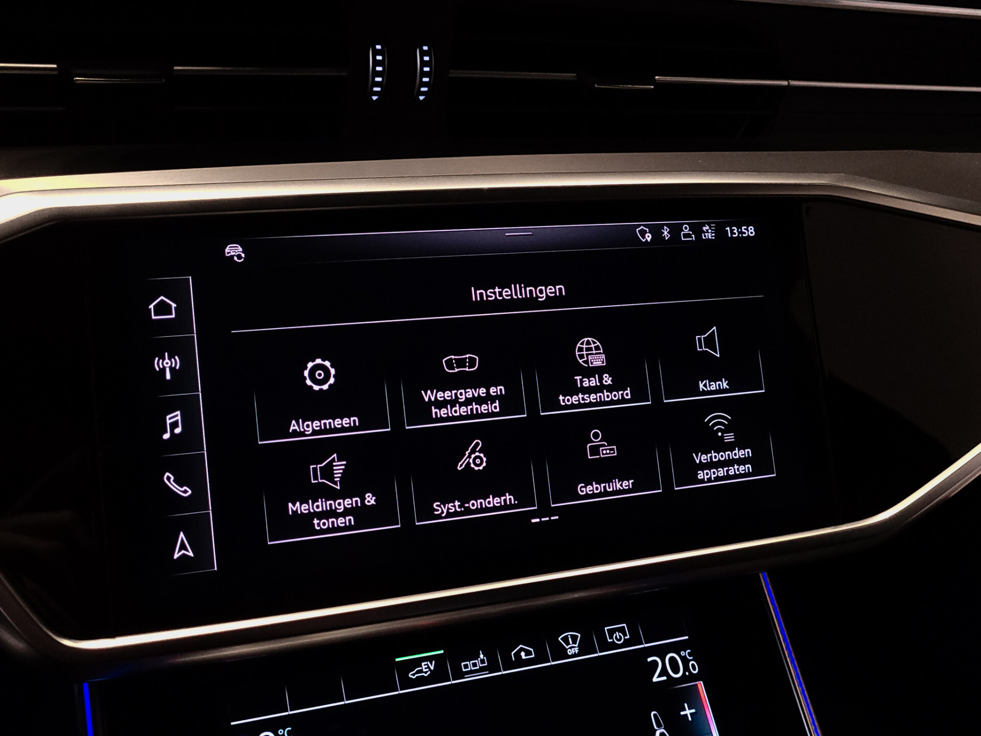 Audi A6 Avant 55 TFSI e Quattro Competition Active Cruise | Keyless | HUD | Adaptief onderstel | 20" | Trekhaak | Schuifdak | Softclose | 4xStoelverwarm Foto 19