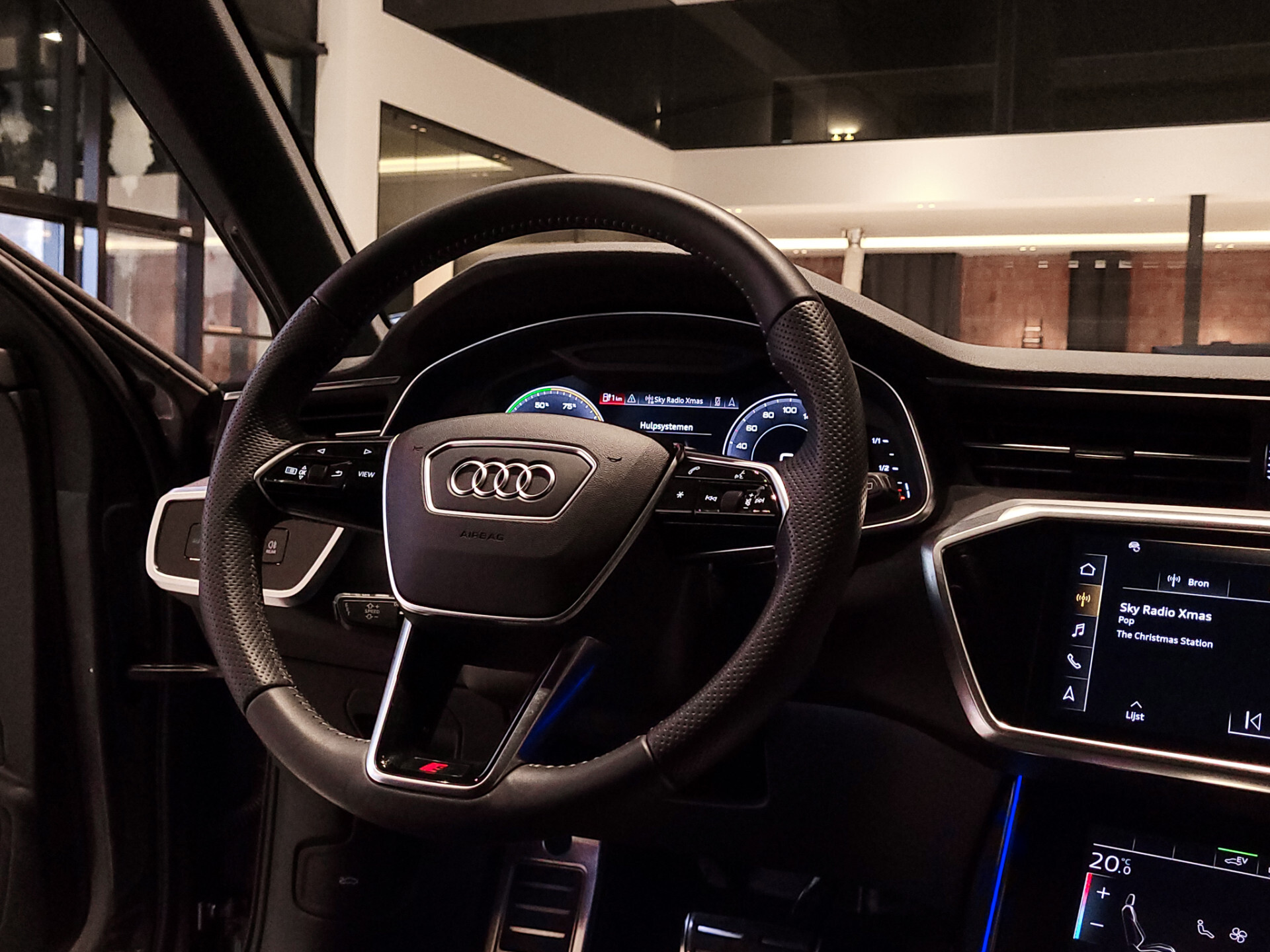 Audi A6 Avant 55 TFSI e Quattro Competition Active Cruise | Keyless | HUD | Adaptief onderstel | 20" | Trekhaak | Schuifdak | Softclose | 4xStoelverwarm Foto 25