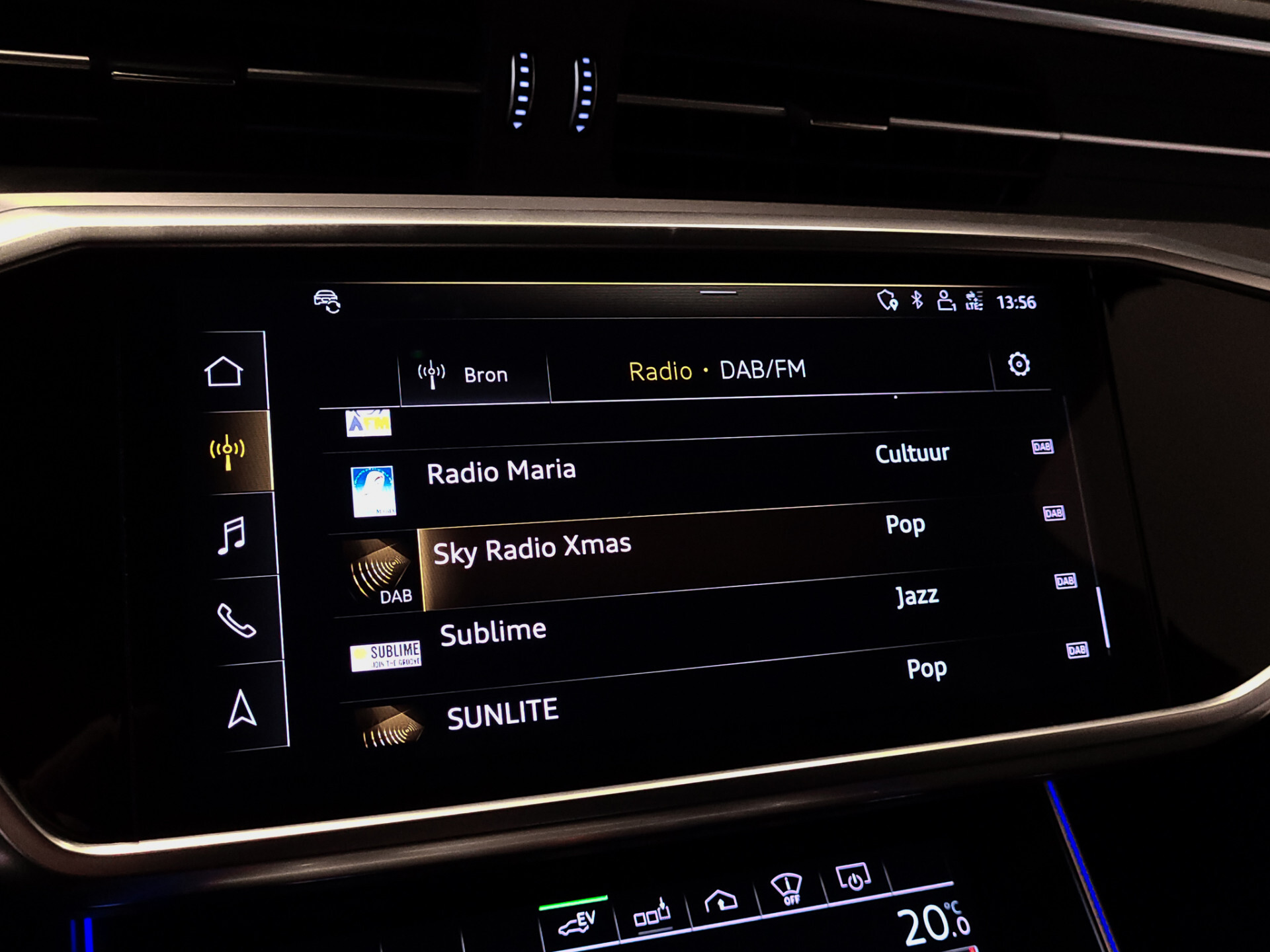 Audi A6 Avant 55 TFSI e Quattro Competition Active Cruise | Keyless | HUD | Adaptief onderstel | 20" | Trekhaak | Schuifdak | Softclose | 4xStoelverwarm Foto 9