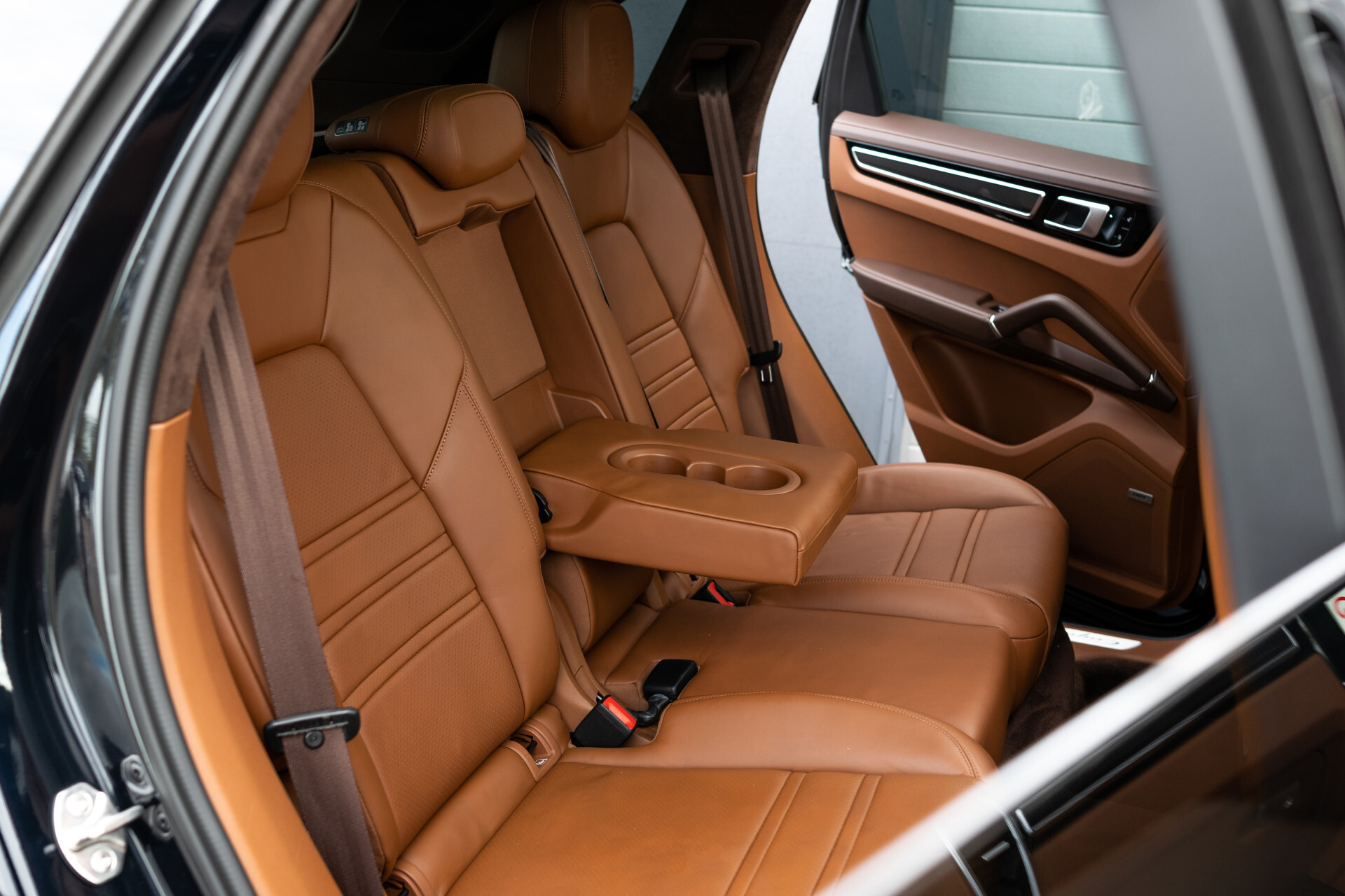 Porsche Cayenne 3.0 E-Hybrid Sport Design | Club leder | Carbon | 4W-steering | Adaptieve Cruise | Adaptieve Stoelen | Panorama Aut8 Foto 4