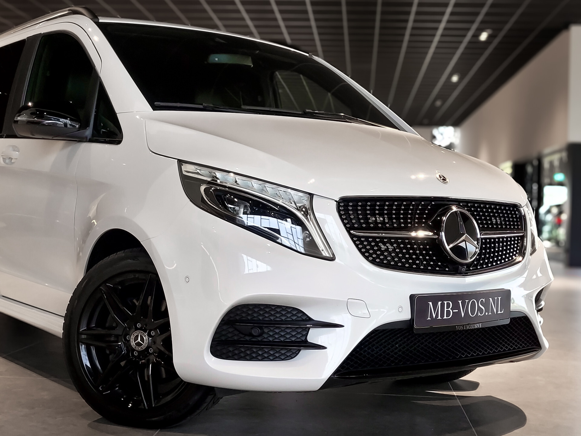 Mercedes-Benz V-Klasse 300d 4-M Extra Lang Dubbele Cabine AMG Avantgarde Edition Foto 34