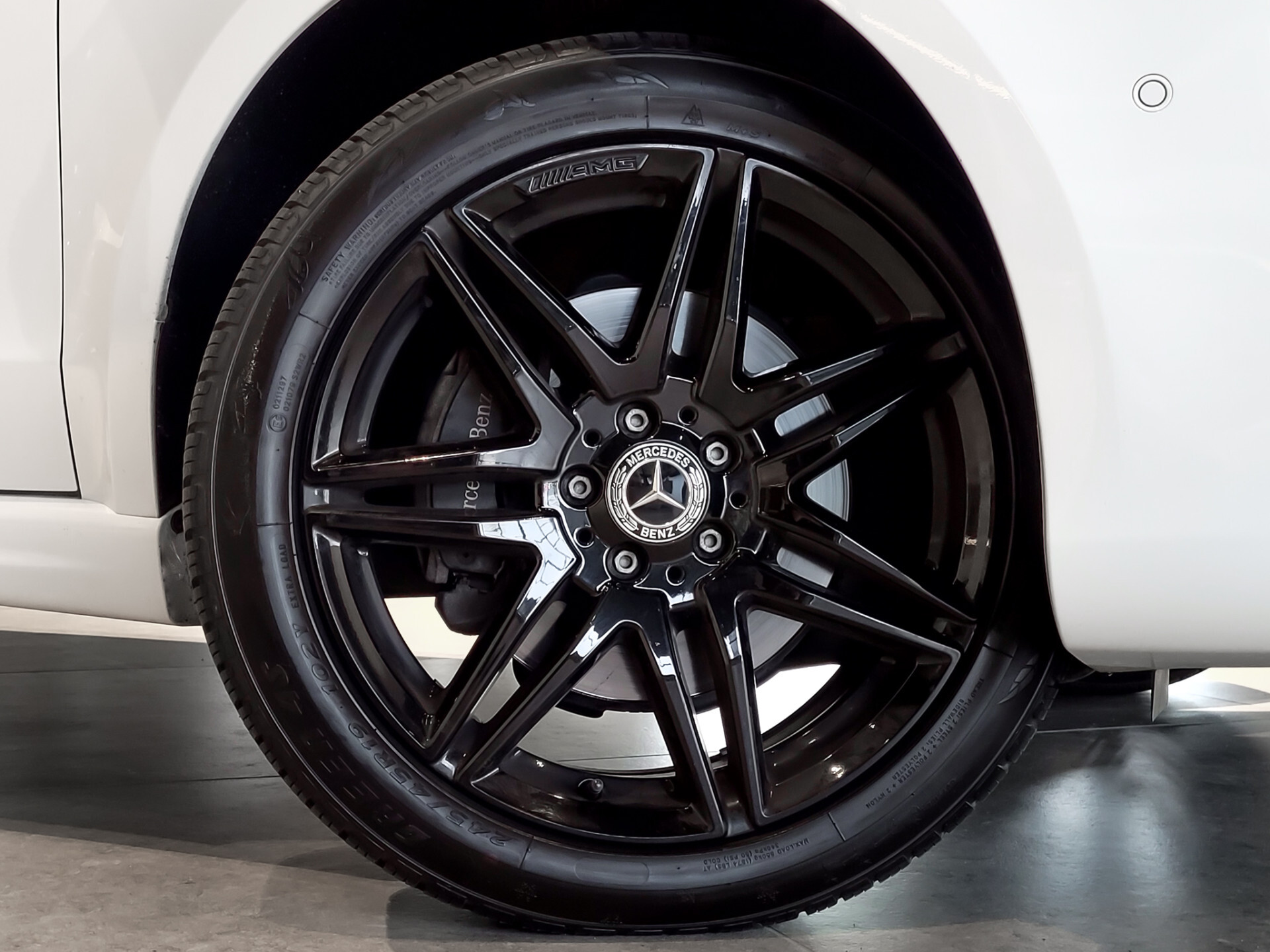 Mercedes-Benz V-Klasse 300d 4-M Extra Lang Dubbele Cabine AMG Avantgarde Edition Foto 36