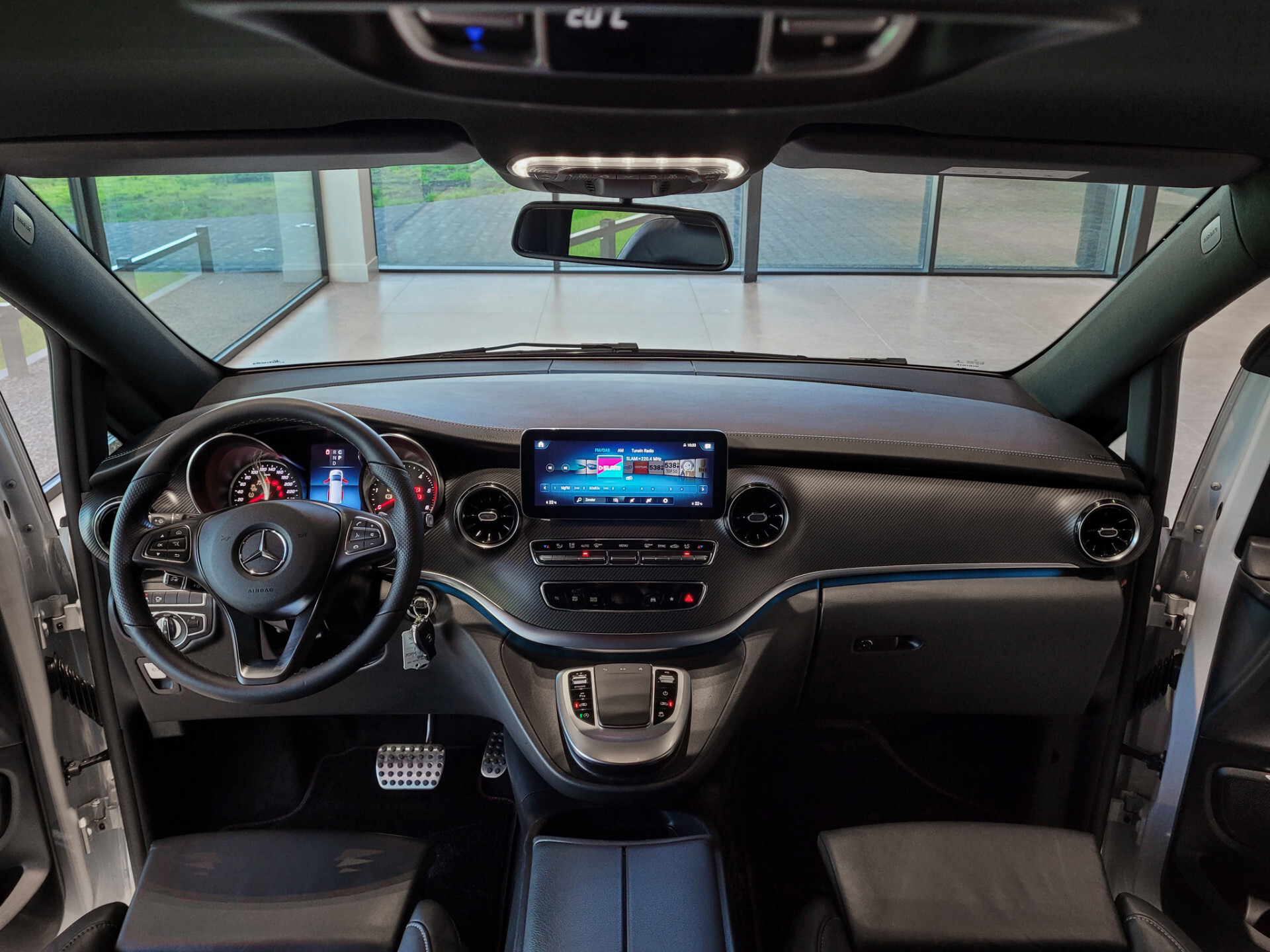 Mercedes-Benz V-Klasse 300d 4-M Extra Lang Dubbele Cabine AMG Avantgarde Edition Foto 5