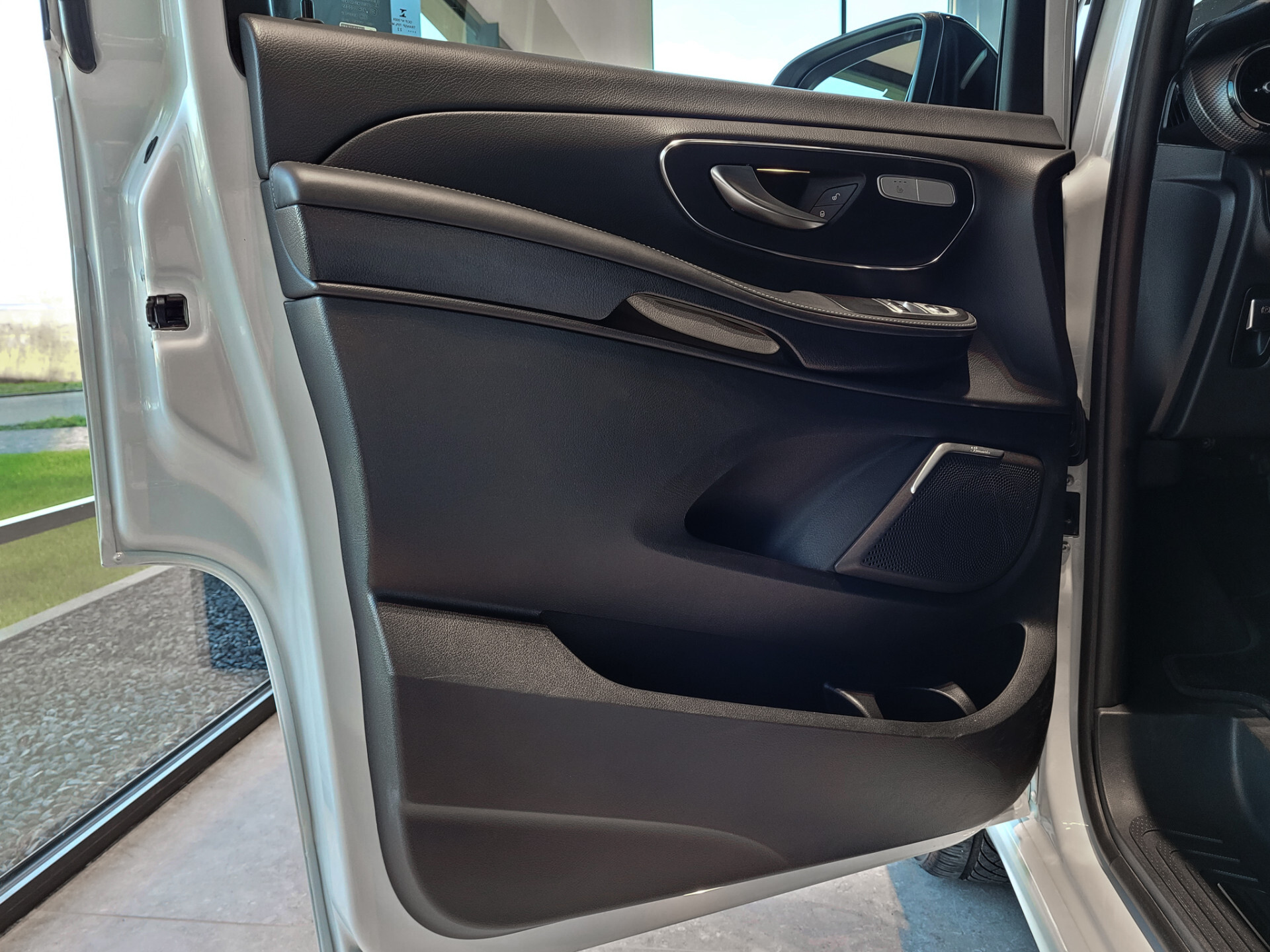 Mercedes-Benz V-Klasse 300d 4-M Extra Lang Dubbele Cabine AMG Avantgarde Edition Foto 8