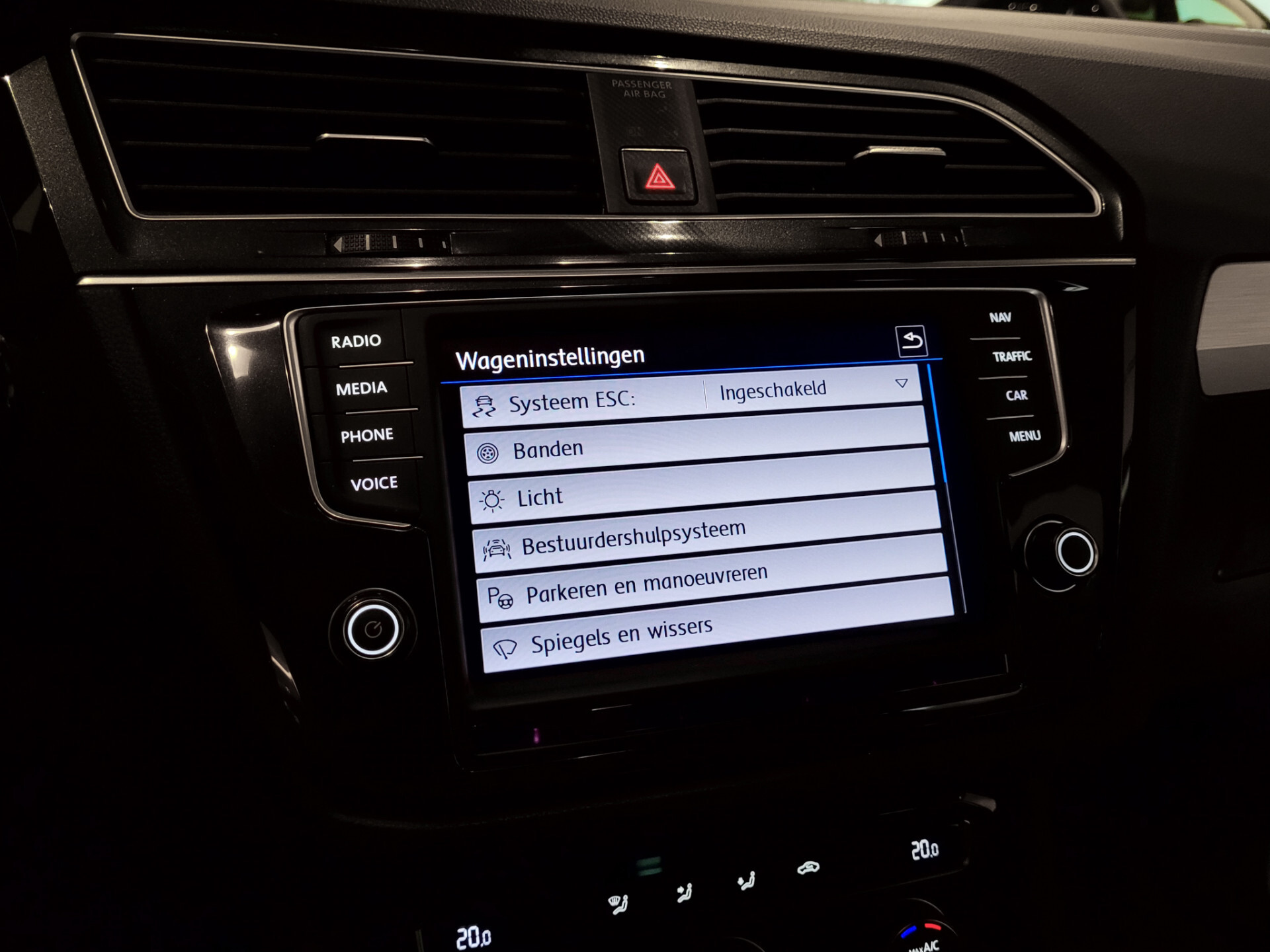 Volkswagen Tiguan 1.4 TSI R-Line Fullmap Navi | Carplay | ECC | DAB | 17" | Privacyglas | PDC Foto 12